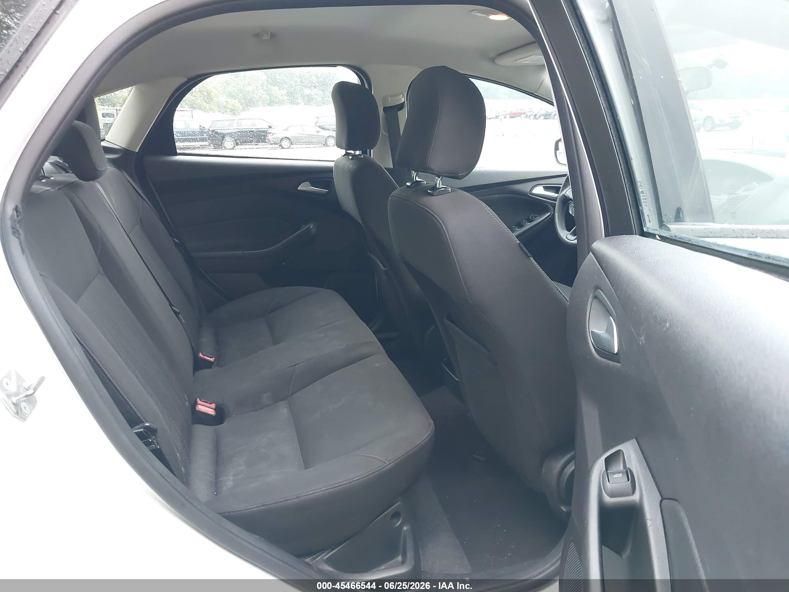 2015 Ford Focus Se White vin: 1FADP3F20FL204141