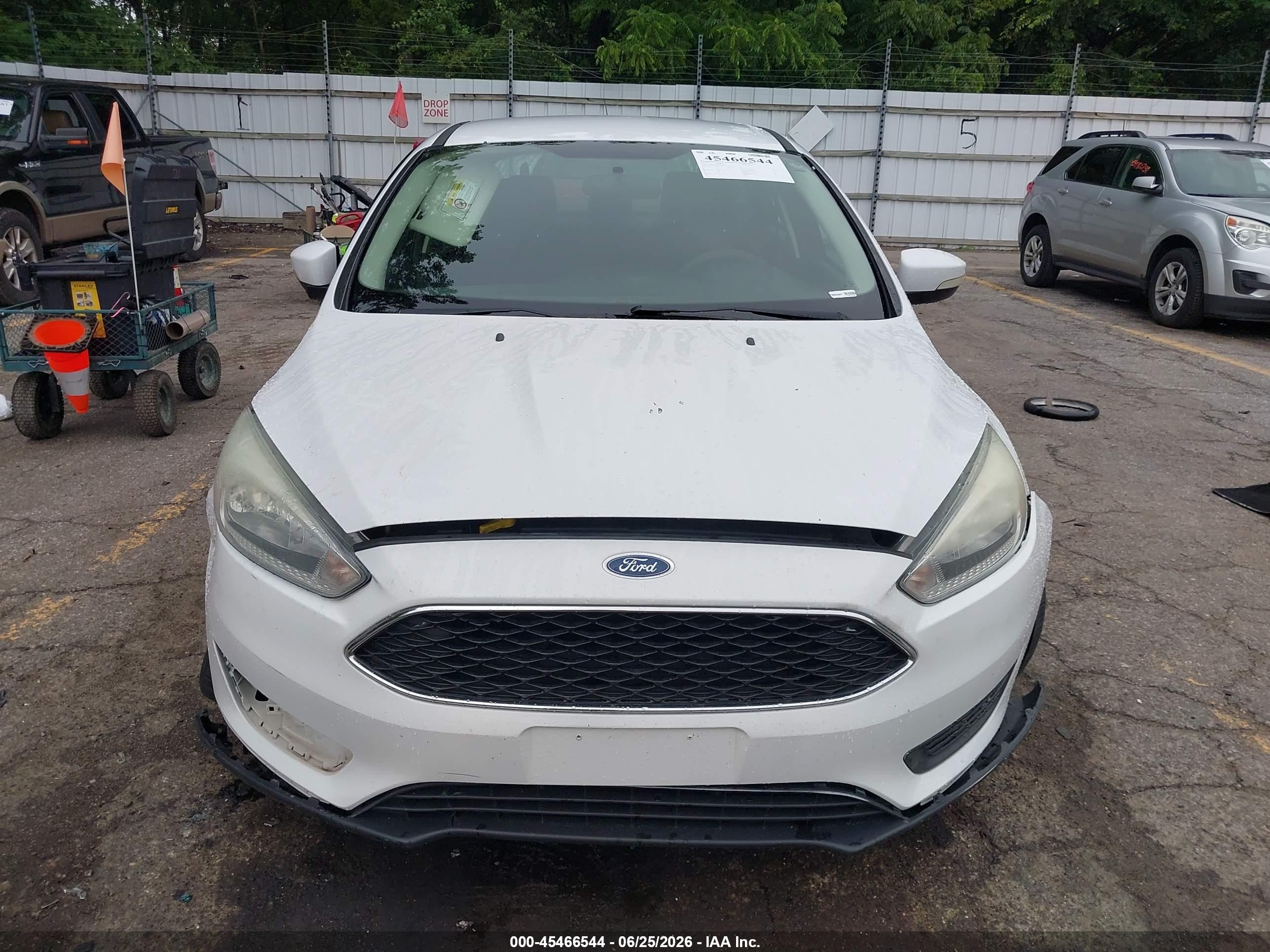 2015 Ford Focus Se White vin: 1FADP3F20FL204141