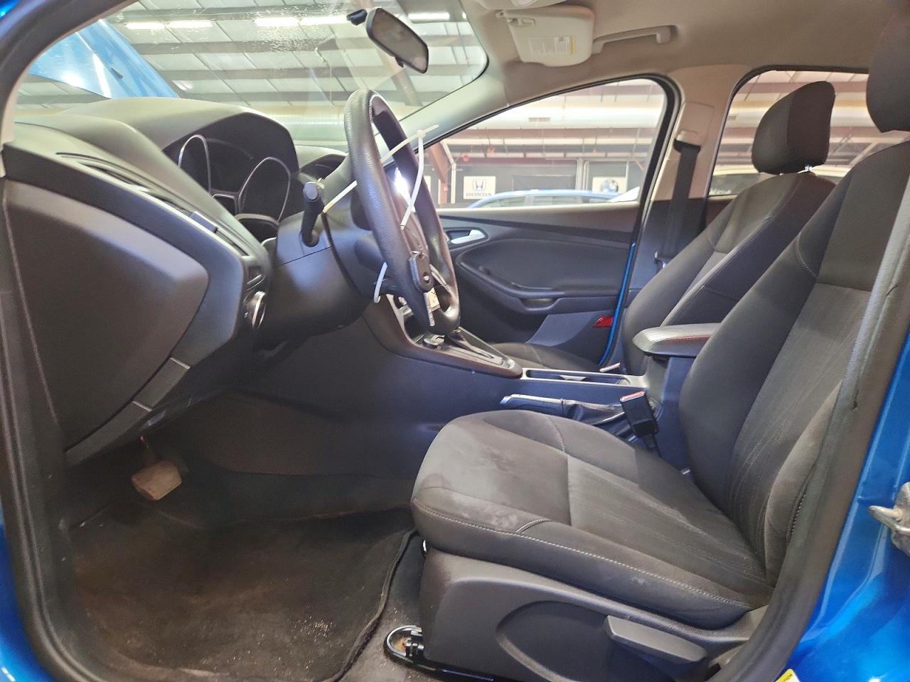 2015 Ford Focus Se Blue vin: 1FADP3F20FL213261