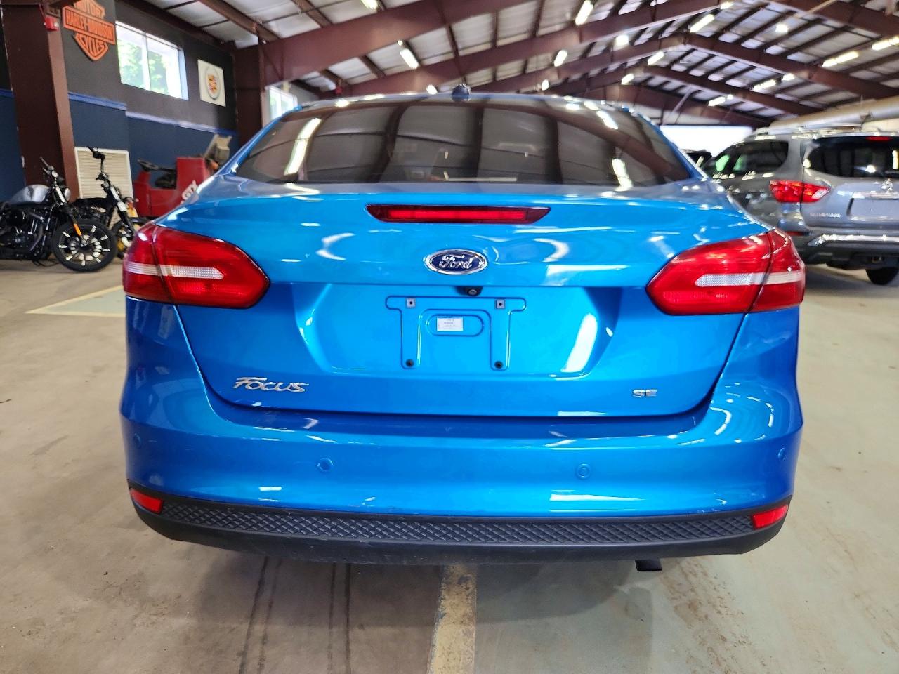 2015 Ford Focus Se Blue vin: 1FADP3F20FL213261