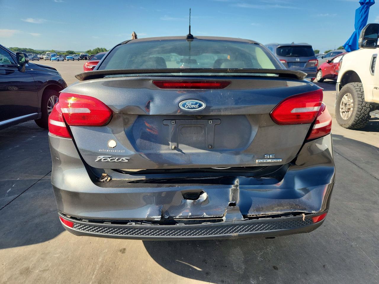 2015 Ford Focus Se Gray vin: 1FADP3F20FL227922