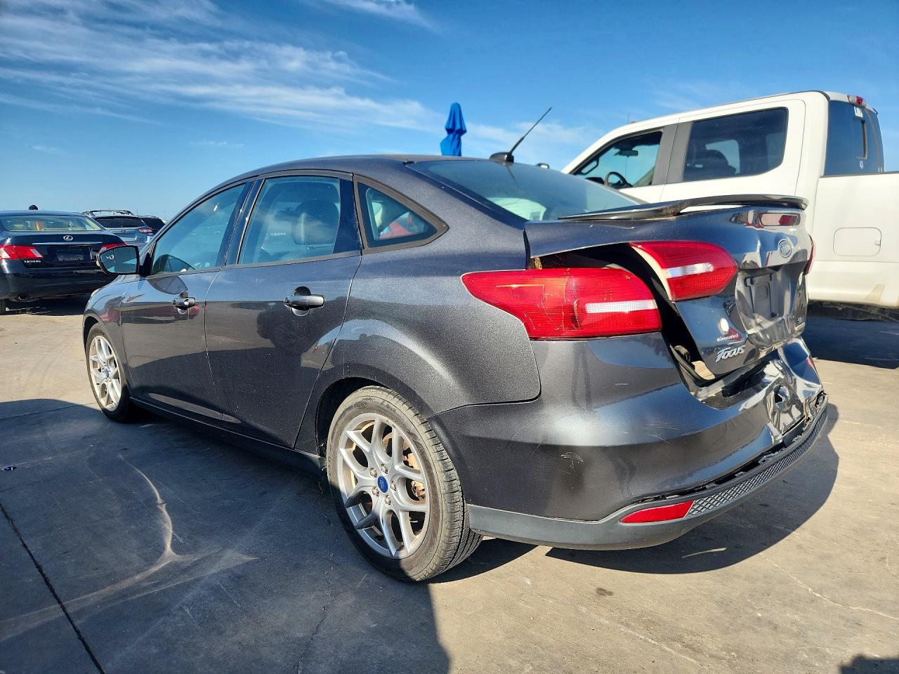 2015 Ford Focus Se Gray vin: 1FADP3F20FL227922
