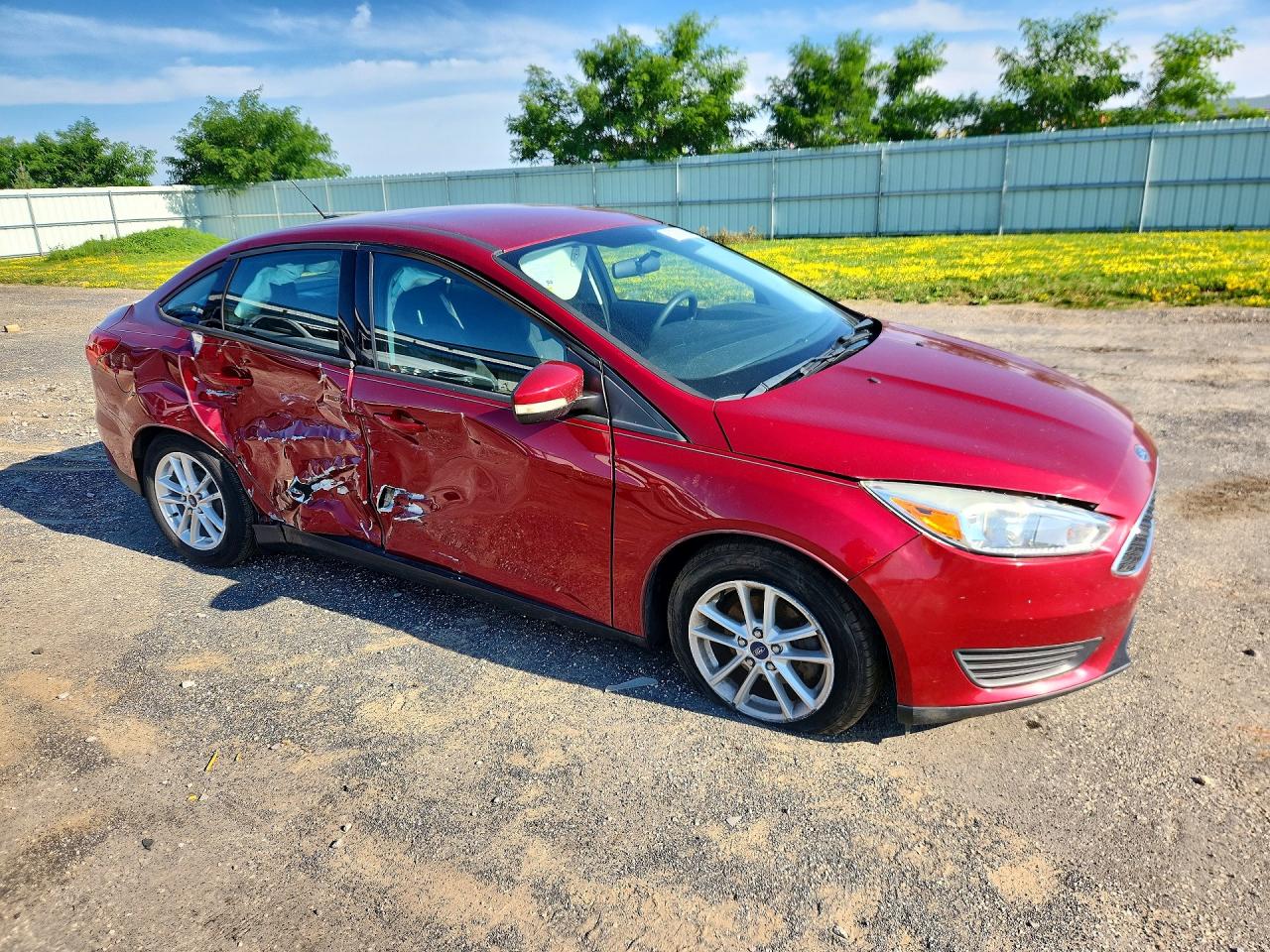 2015 Ford Focus Se Red vin: 1FADP3F20FL235163