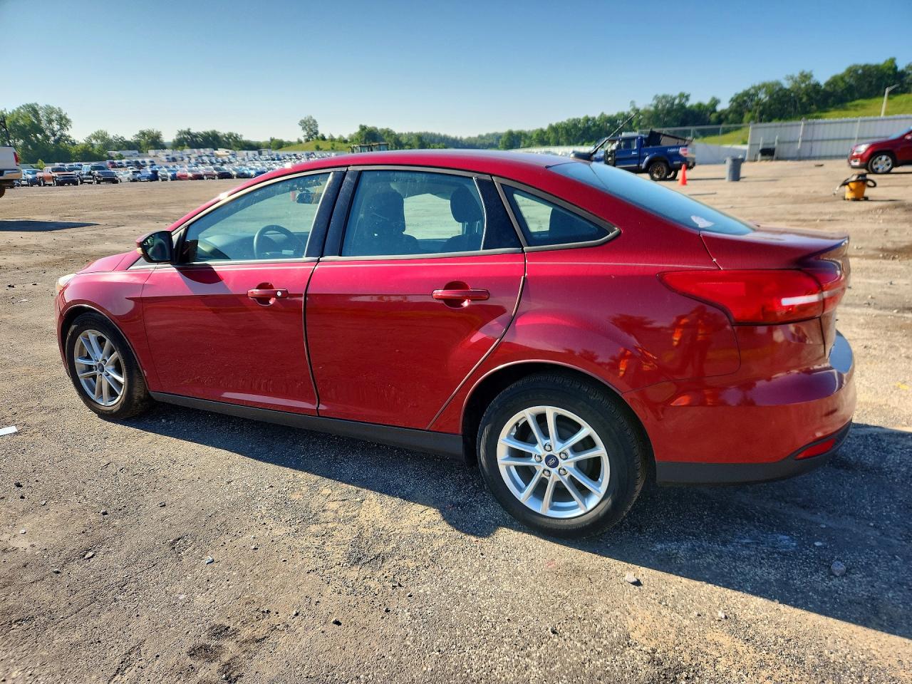 2015 Ford Focus Se Red vin: 1FADP3F20FL235163
