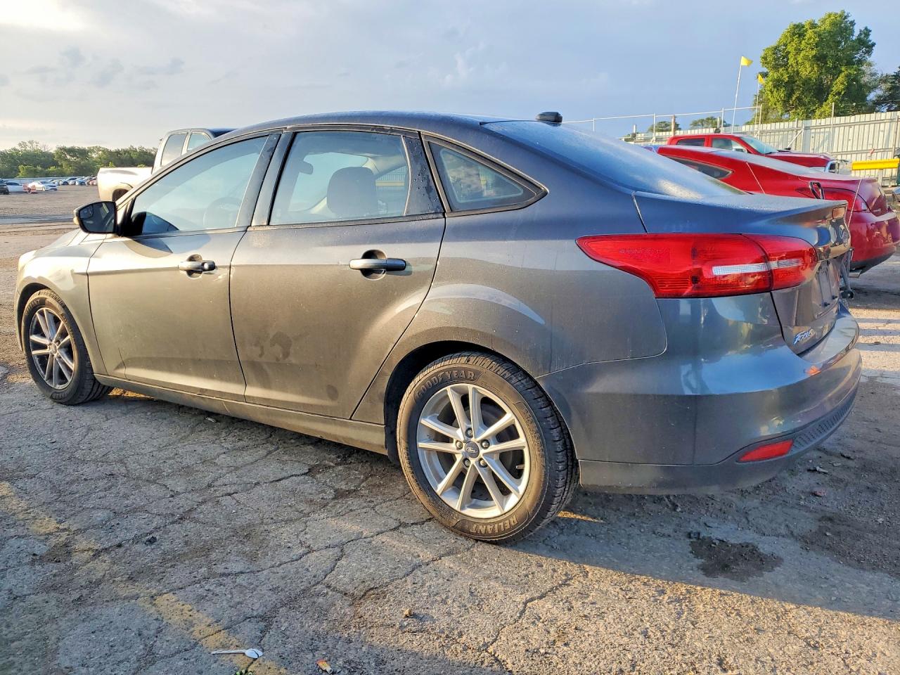2015 Ford Focus Se Gray vin: 1FADP3F20FL240895