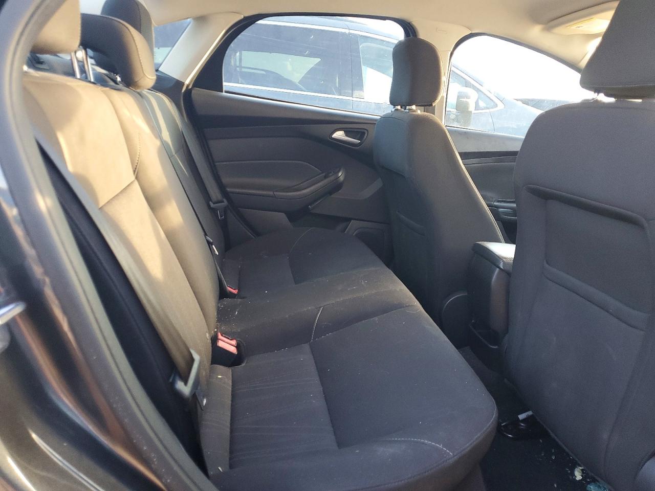 2015 Ford Focus Se Gray vin: 1FADP3F20FL240895