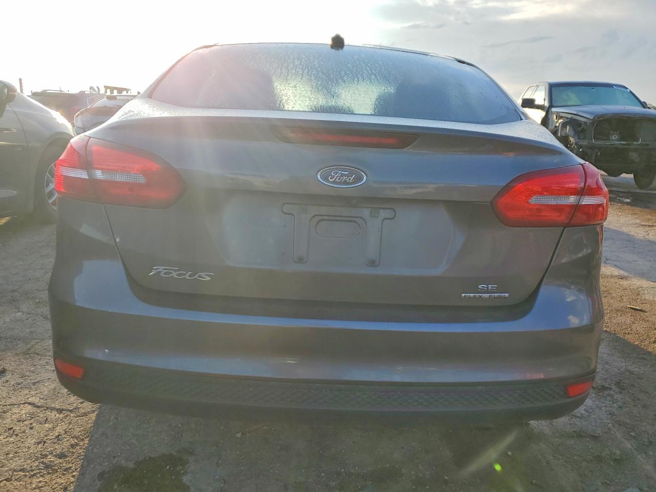 2015 Ford Focus Se Gray vin: 1FADP3F20FL240895