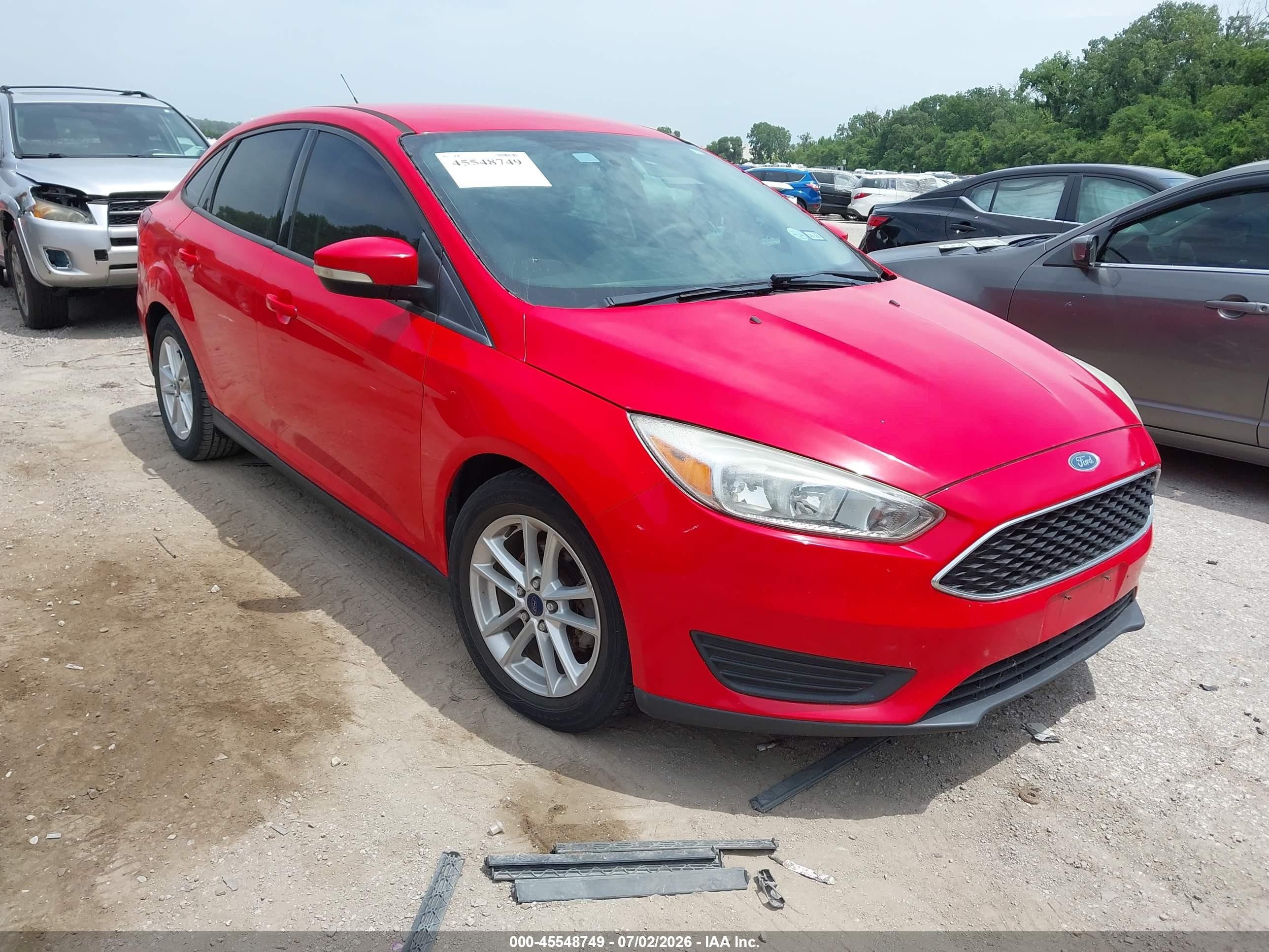 2015 Ford Focus Se Red vin: 1FADP3F20FL242808