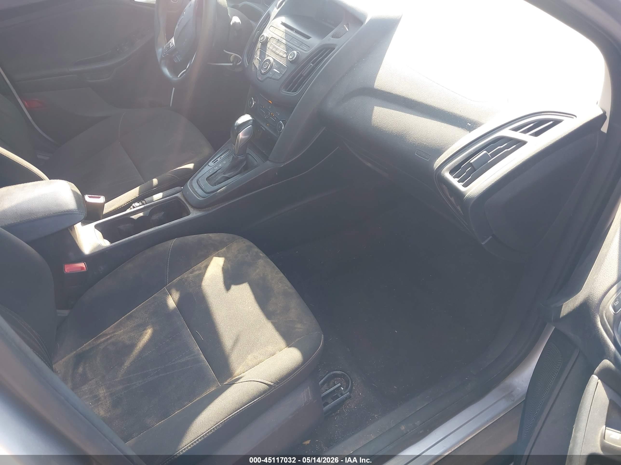 2015 Ford Focus Se Silver vin: 1FADP3F20FL244090