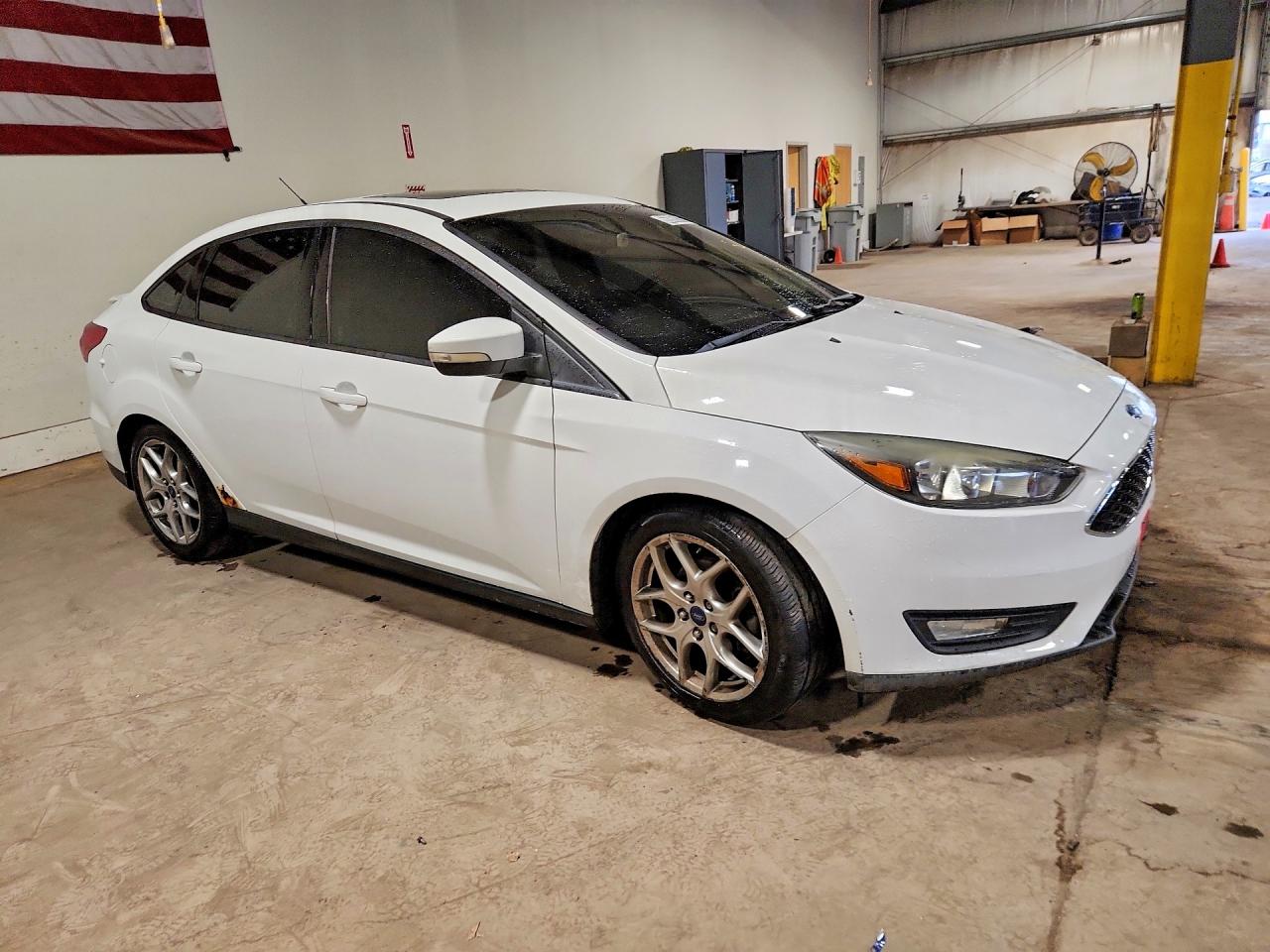 2015 Ford Focus Se White vin: 1FADP3F20FL245174