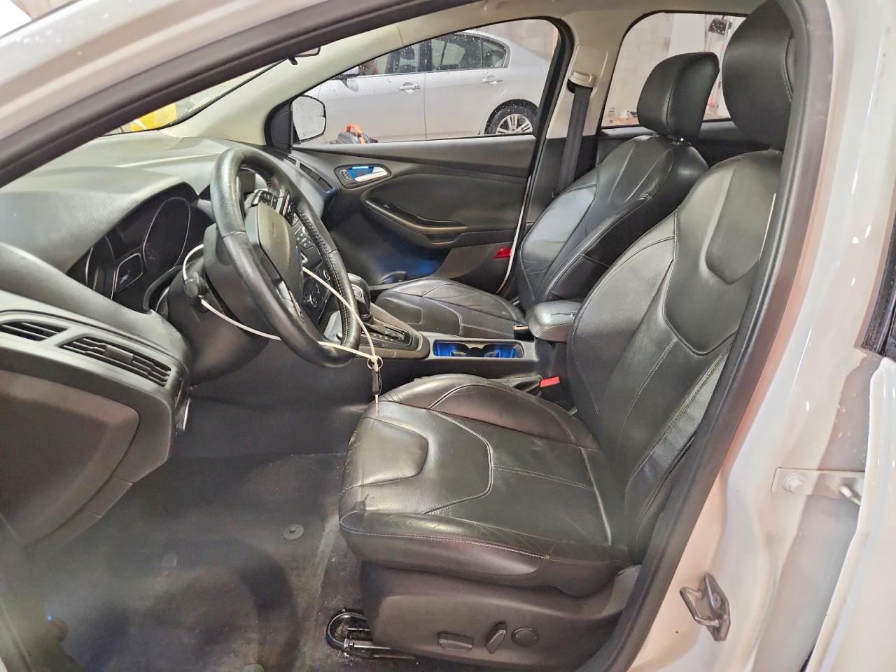 2015 Ford Focus Se White vin: 1FADP3F20FL245174