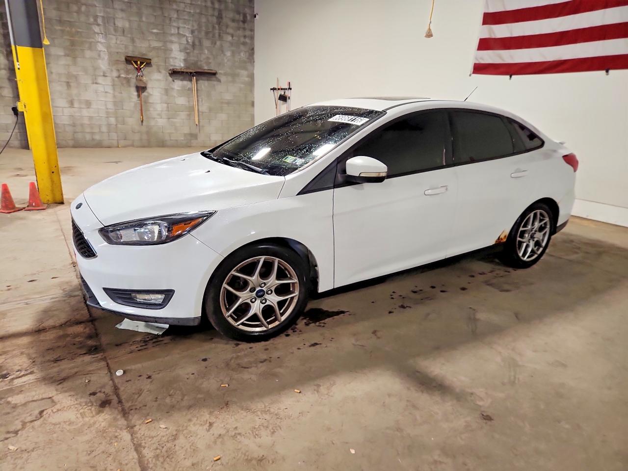 2015 Ford Focus Se White vin: 1FADP3F20FL245174