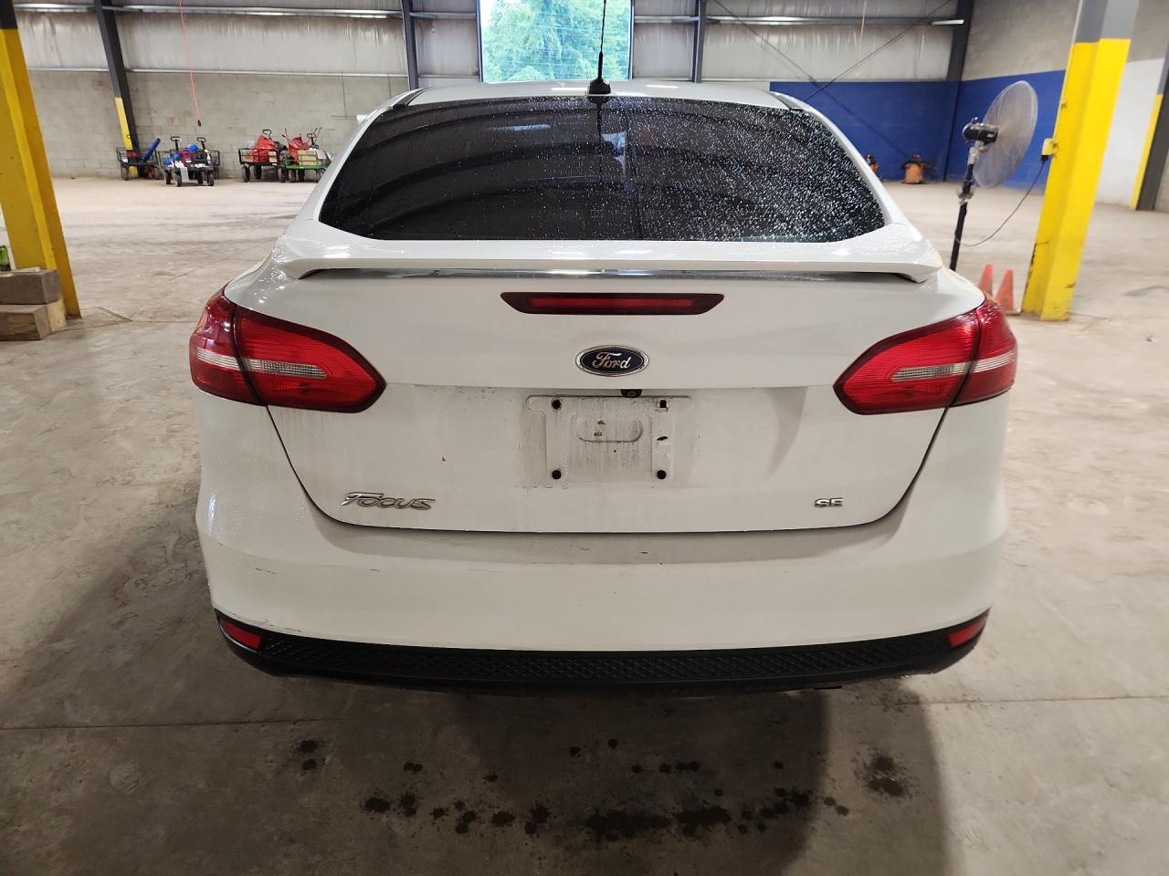 2015 Ford Focus Se White vin: 1FADP3F20FL245174 Damage: Deck Lid, Chipped, 2