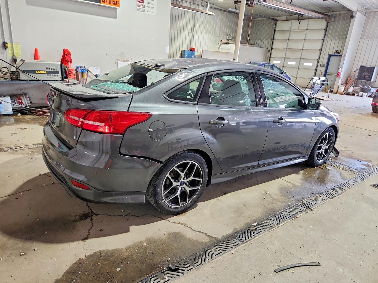 2015 Ford Focus Se Gray vin: 1FADP3F20FL272973