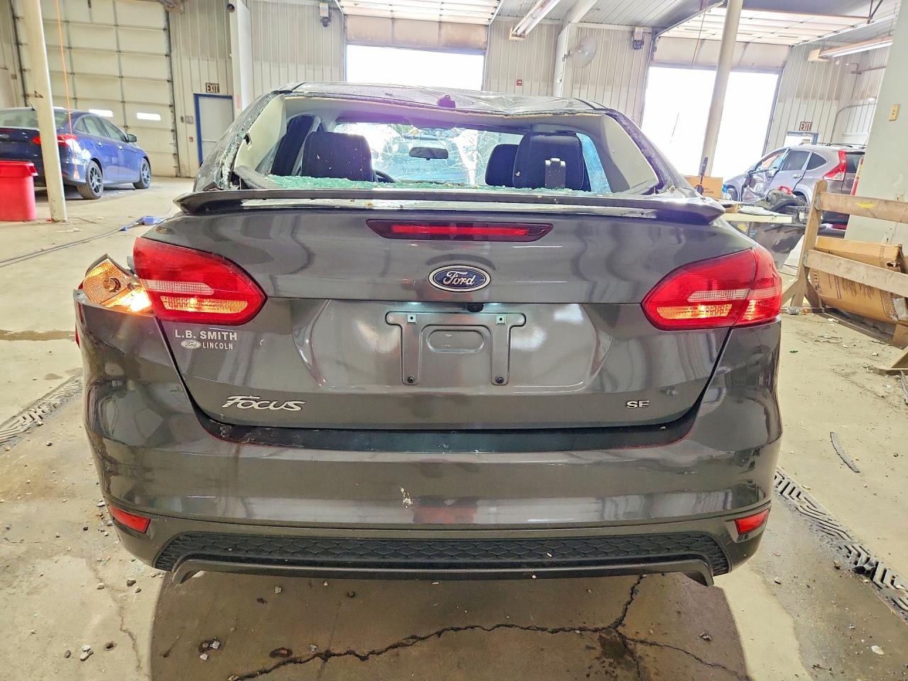2015 Ford Focus Se Gray vin: 1FADP3F20FL272973