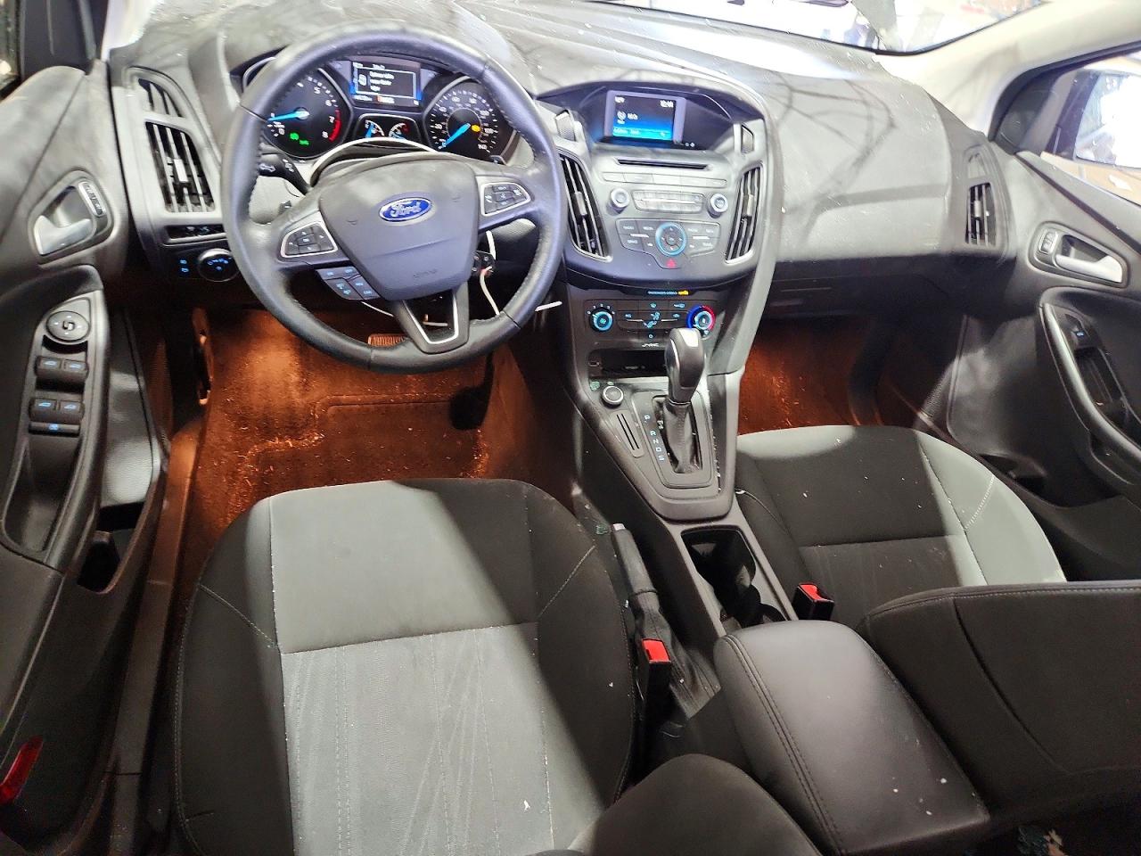 2015 Ford Focus Se Gray vin: 1FADP3F20FL272973