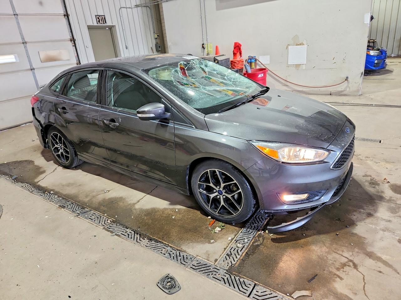 2015 Ford Focus Se Gray vin: 1FADP3F20FL272973