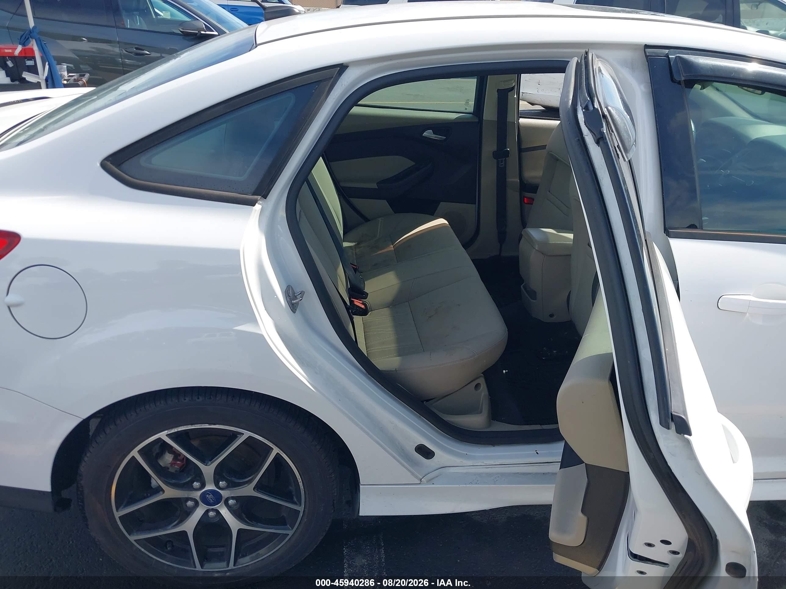 2015 Ford Focus Se White vin: 1FADP3F20FL279695