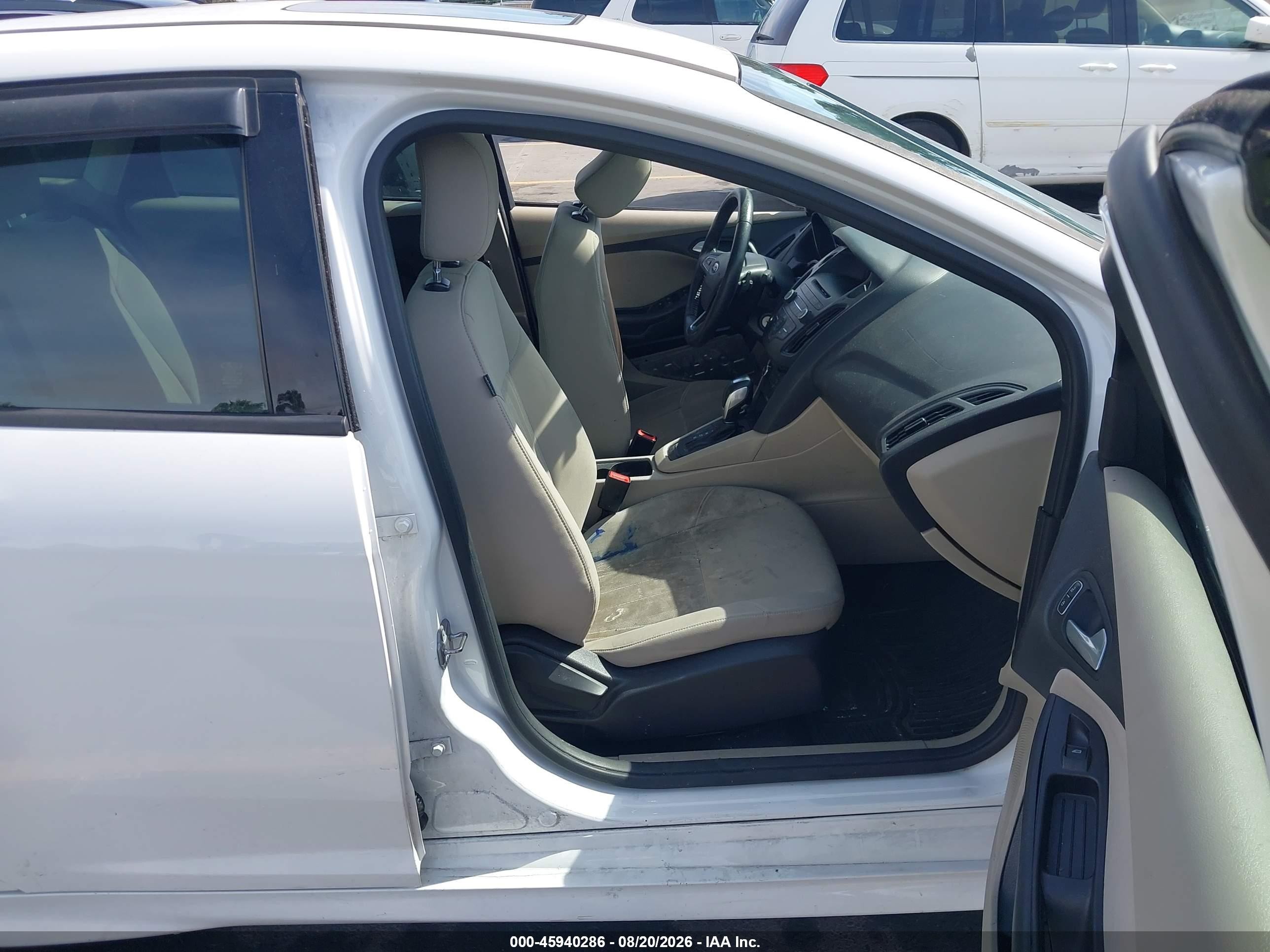 2015 Ford Focus Se White vin: 1FADP3F20FL279695