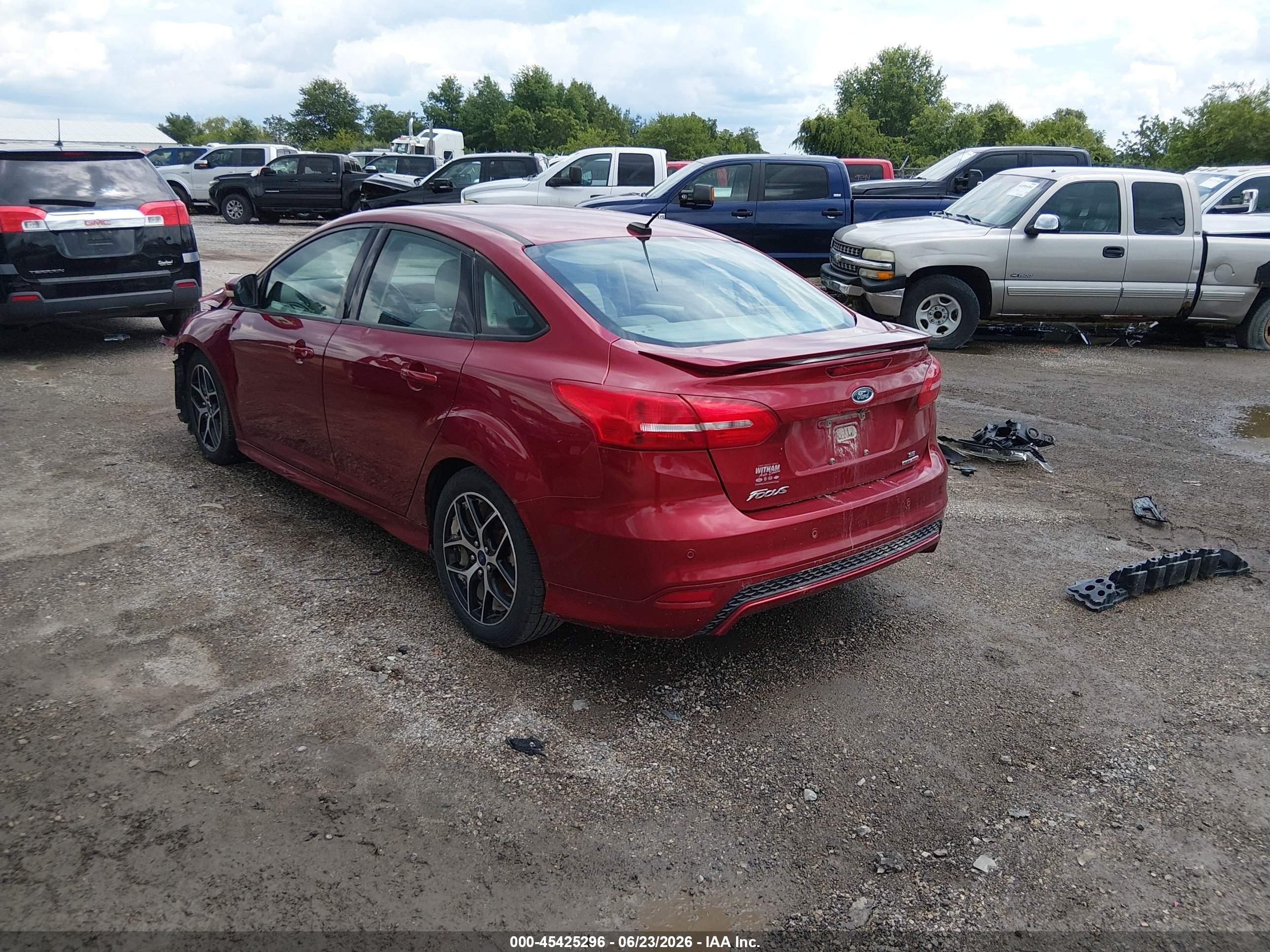 2015 Ford Focus Se Красный vin: 1FADP3F20FL280278