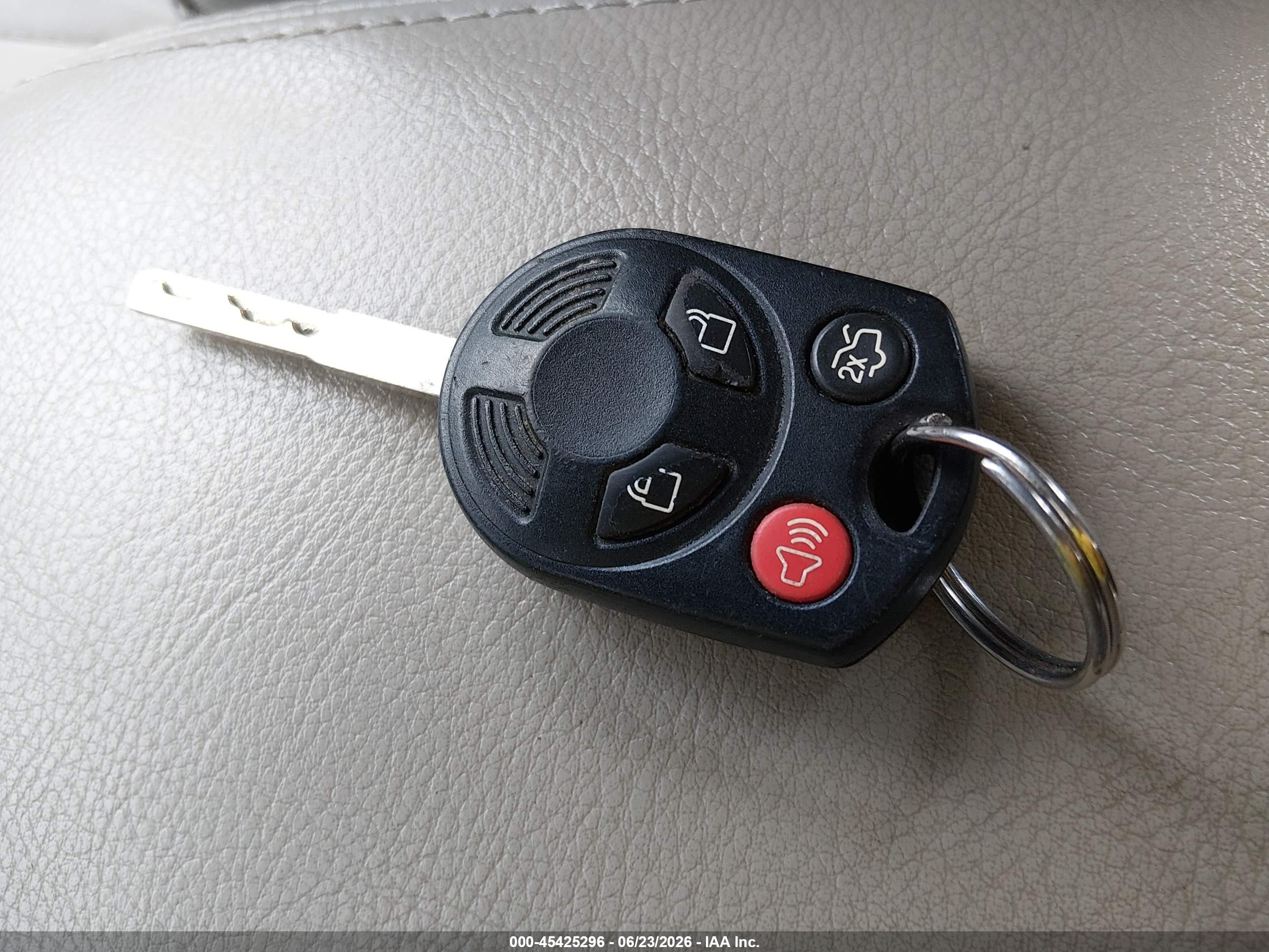 2015 Ford Focus Se Красный vin: 1FADP3F20FL280278