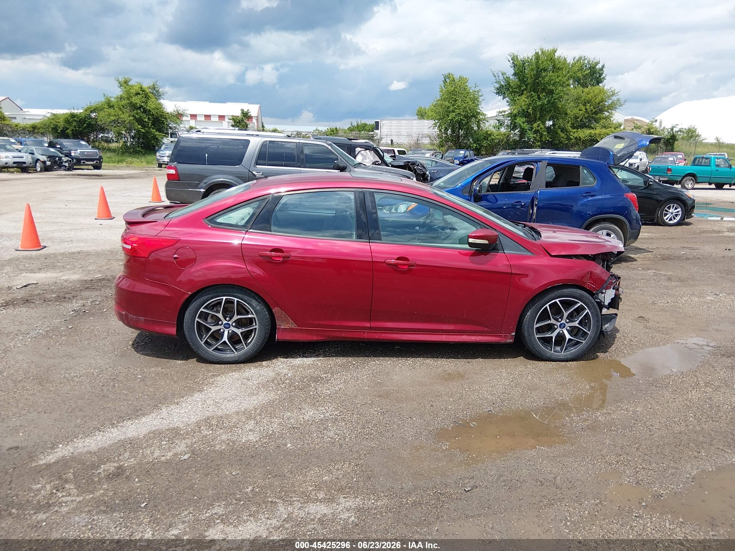2015 Ford Focus Se Красный vin: 1FADP3F20FL280278