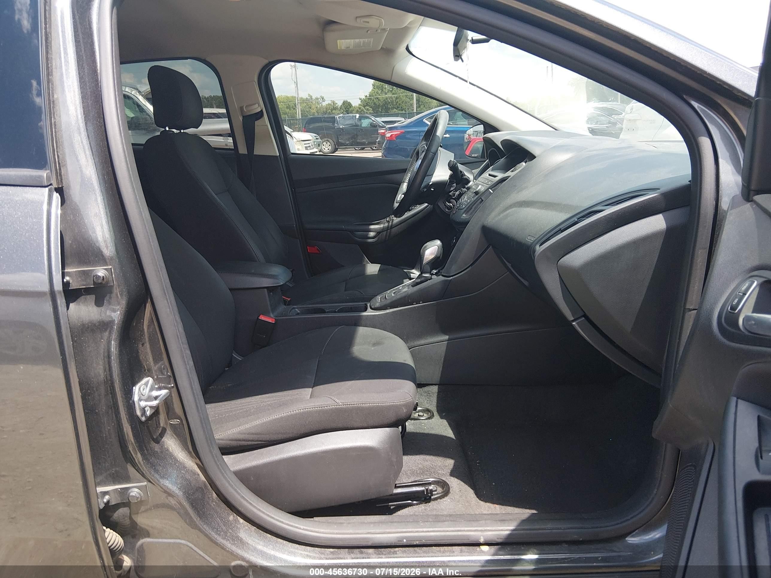 2015 Ford Focus Se Gray vin: 1FADP3F20FL287117