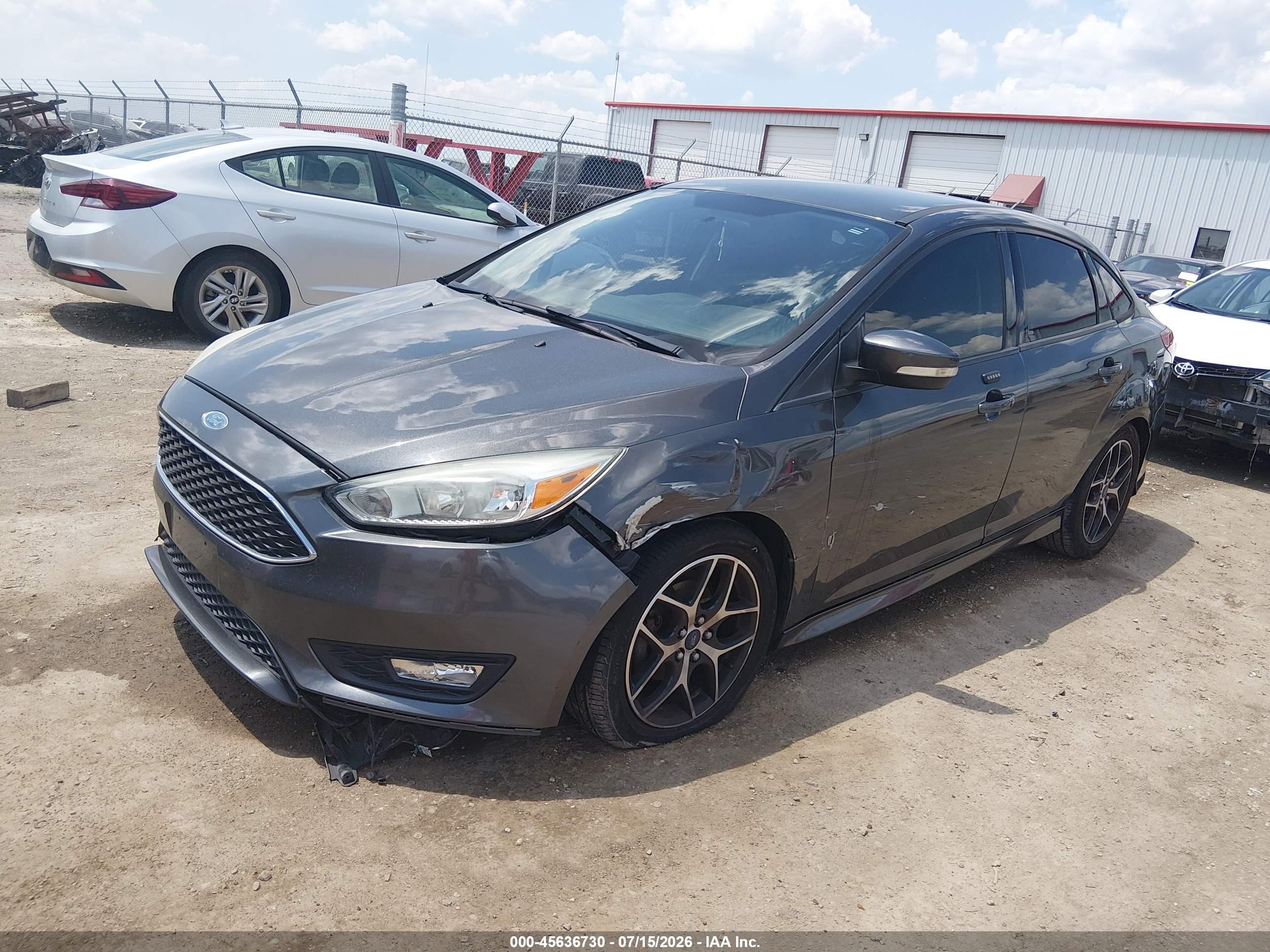 2015 Ford Focus Se Gray vin: 1FADP3F20FL287117