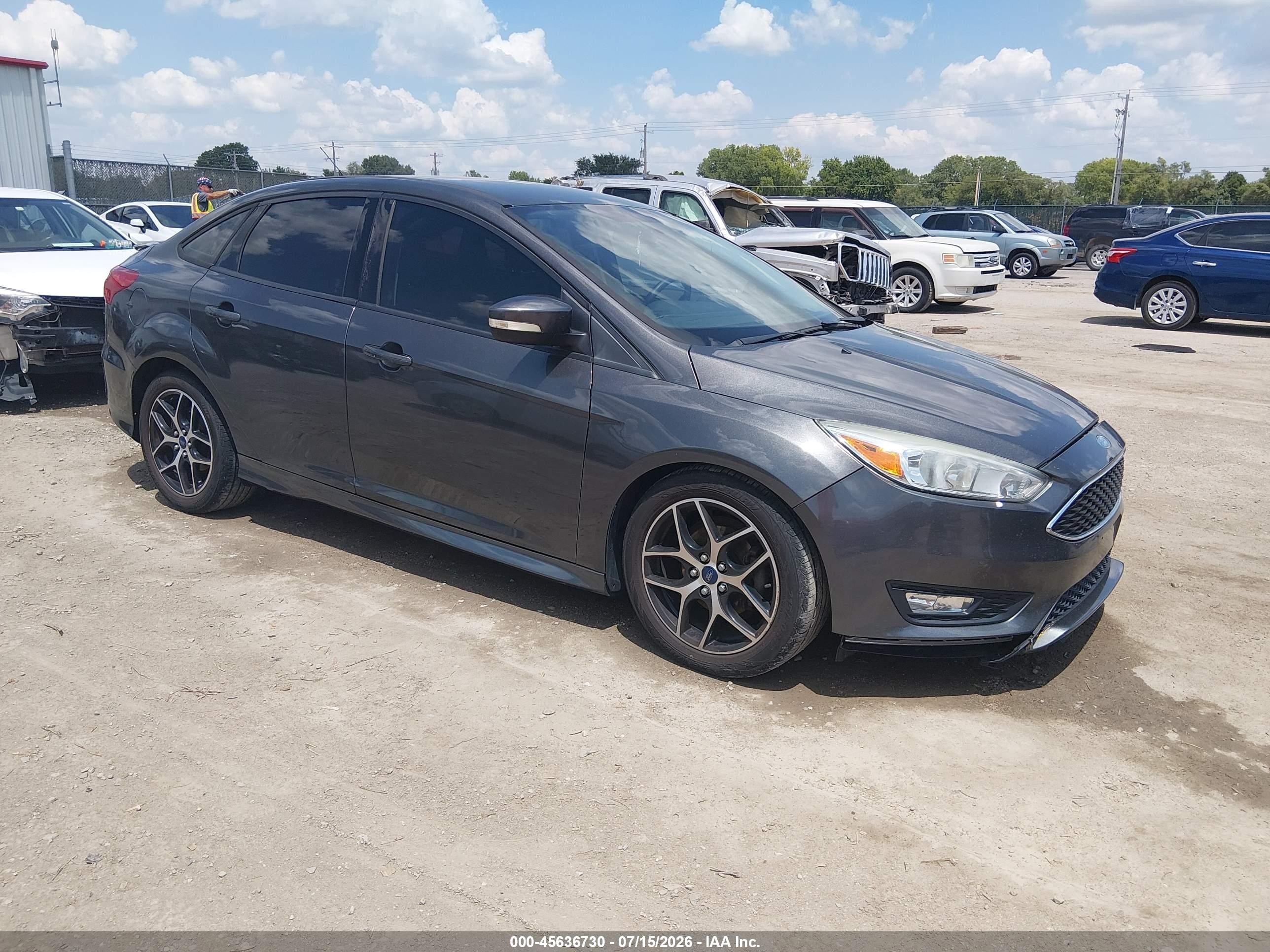 2015 Ford Focus Se Серый vin: 1FADP3F20FL287117