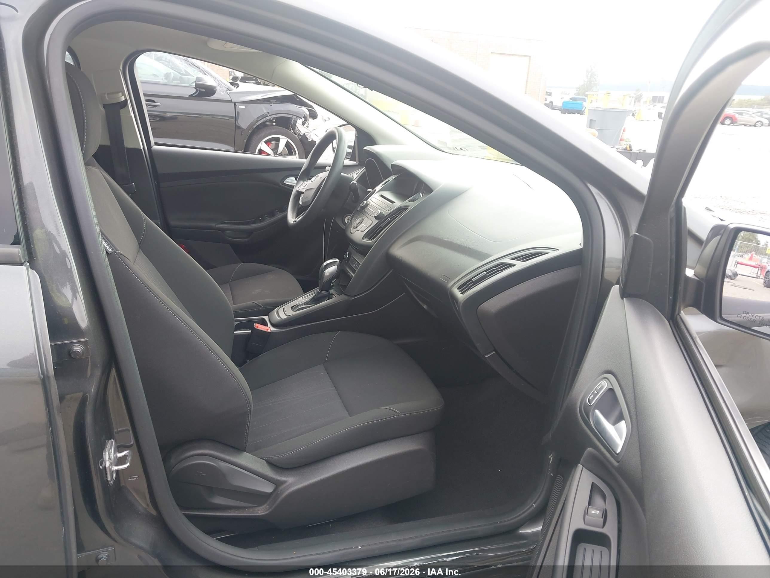 2015 Ford Focus Se Gray vin: 1FADP3F20FL294665