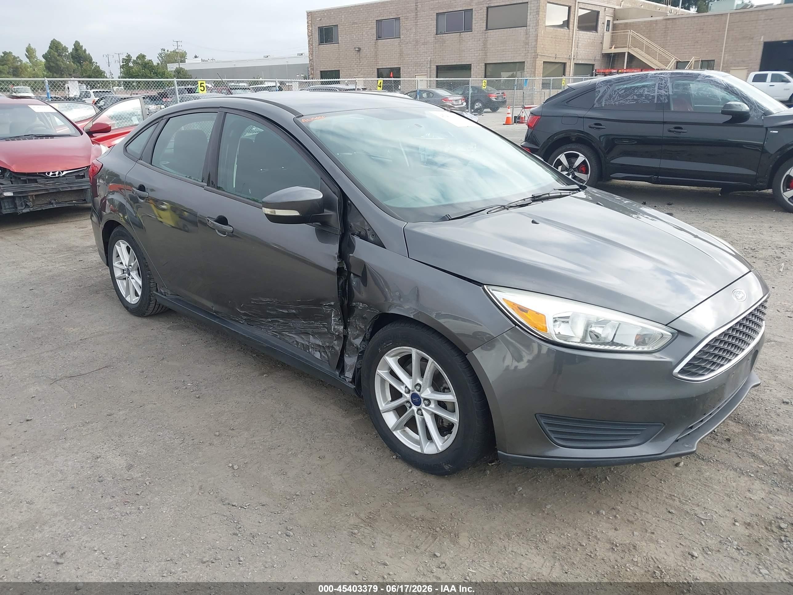 2015 Ford Focus Se Gray vin: 1FADP3F20FL294665