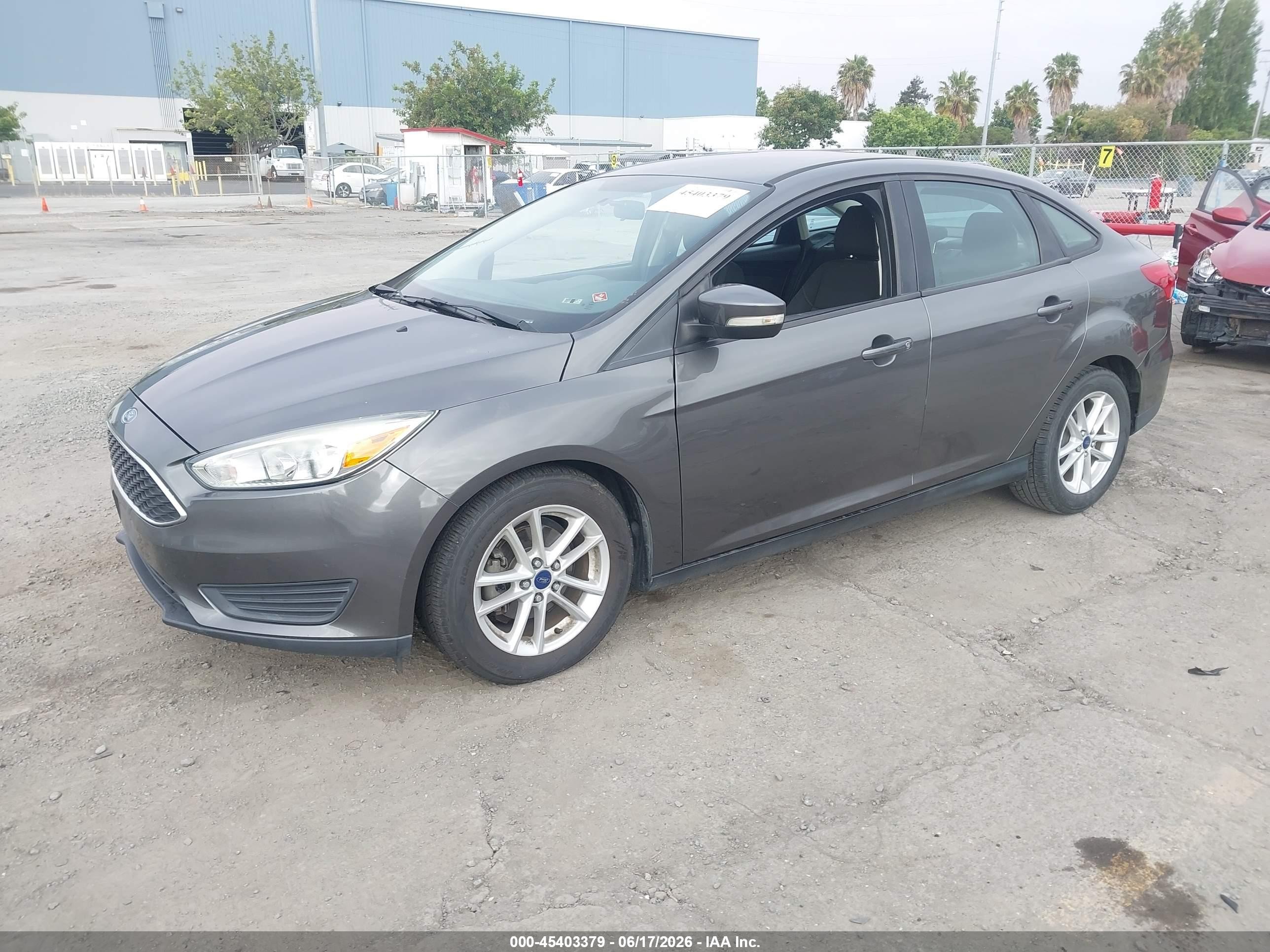2015 Ford Focus Se Gray vin: 1FADP3F20FL294665