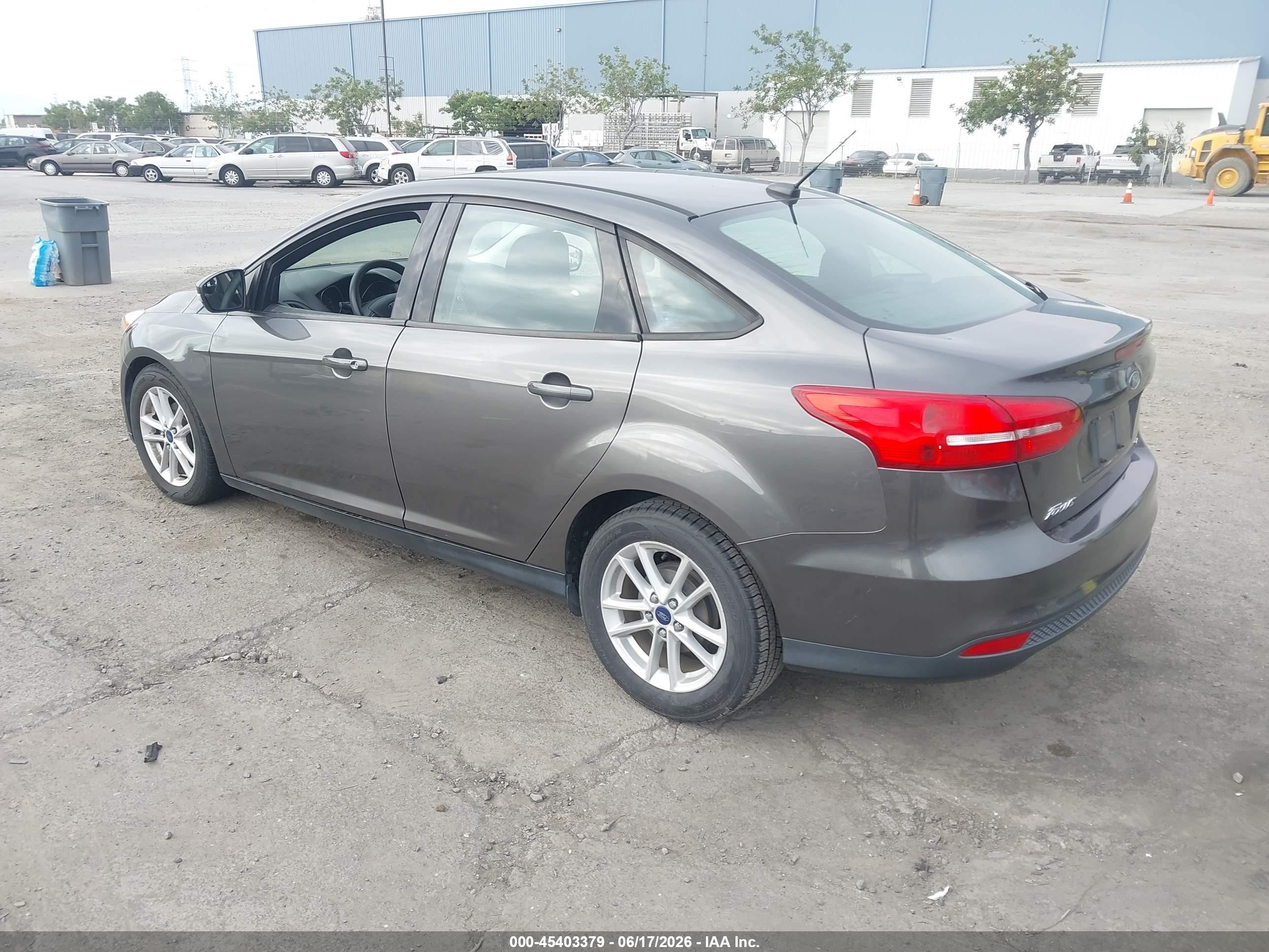 2015 Ford Focus Se Gray vin: 1FADP3F20FL294665