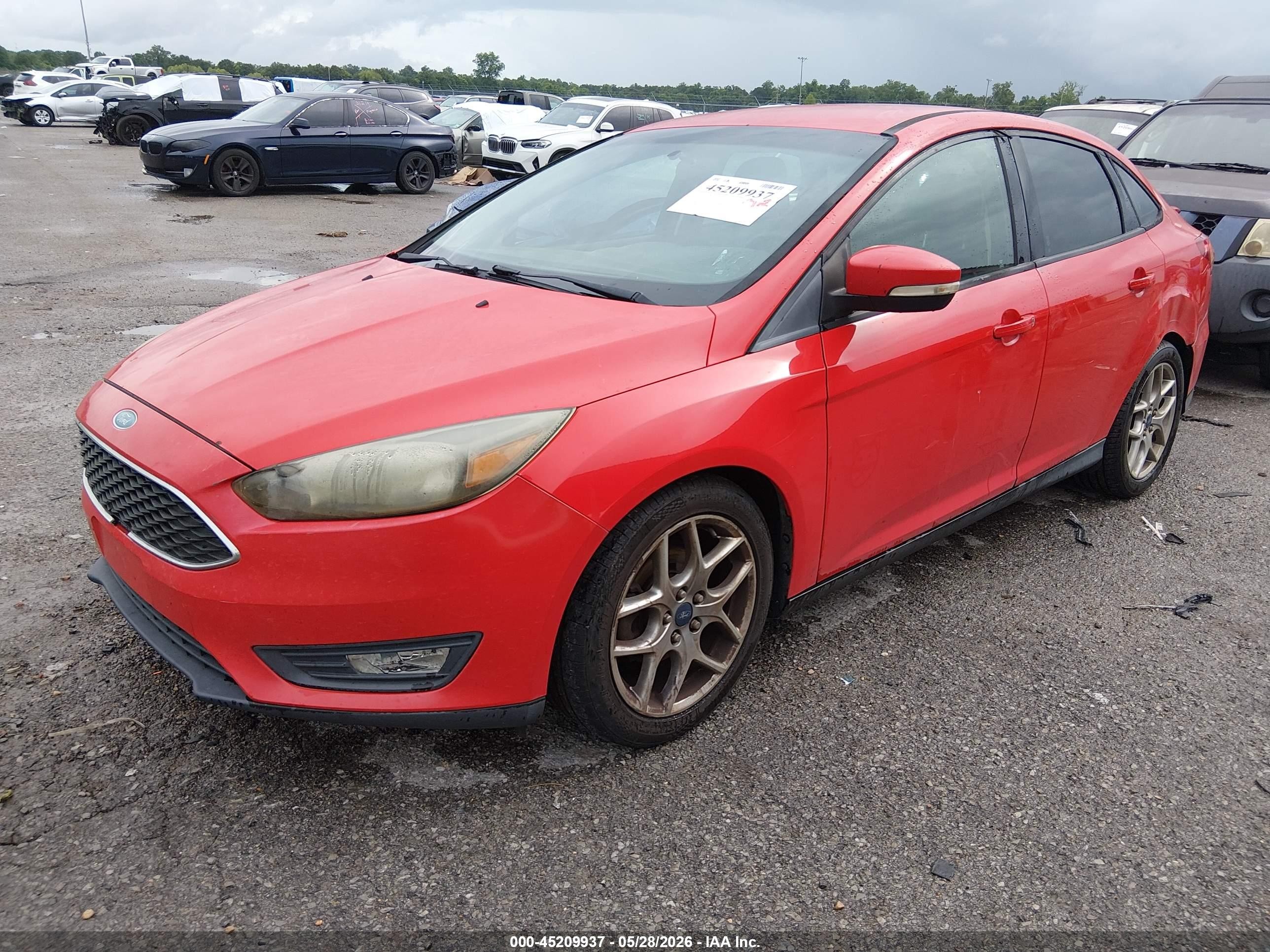 2015 Ford Focus Se Red vin: 1FADP3F20FL302439