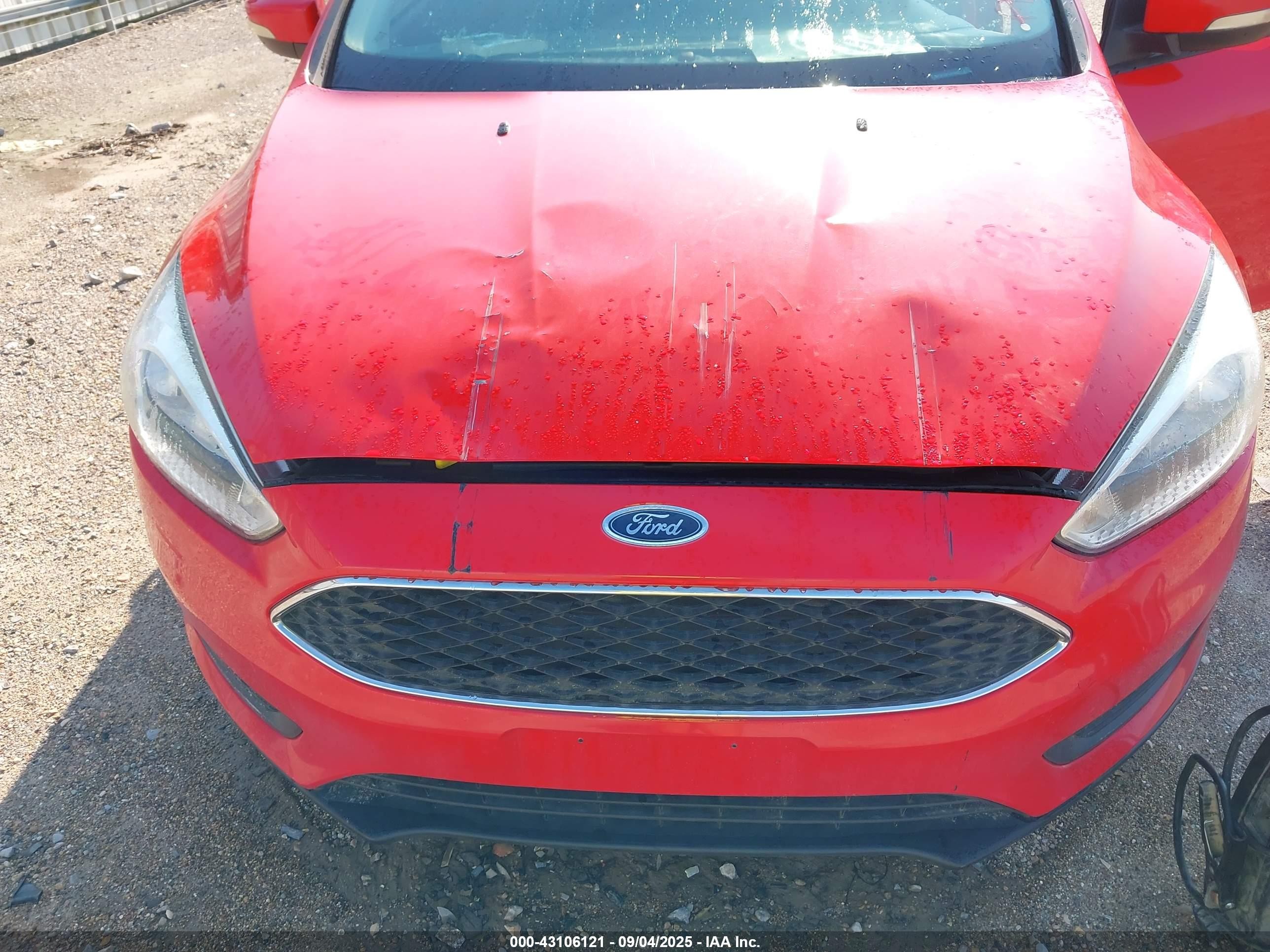 2015 Ford Focus Se Red vin: 1FADP3F20FL316695