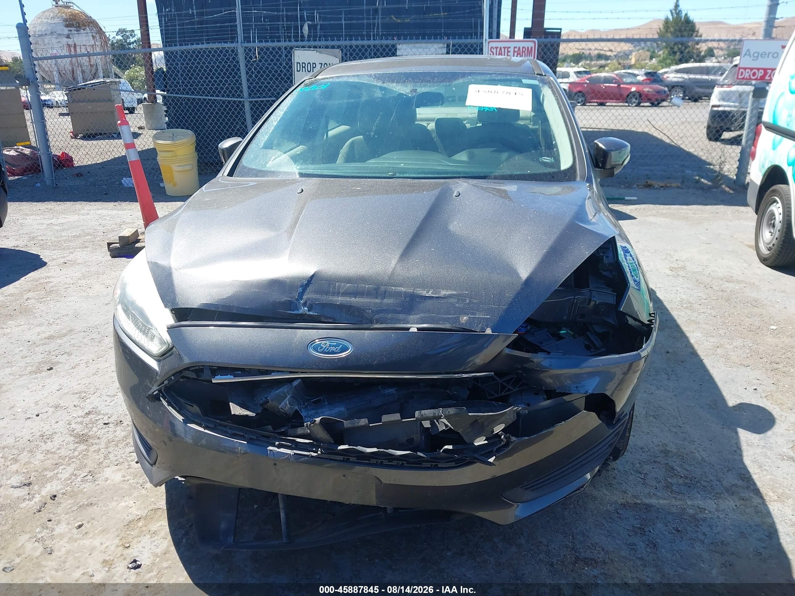 2015 Ford Focus Se Gray vin: 1FADP3F20FL316941