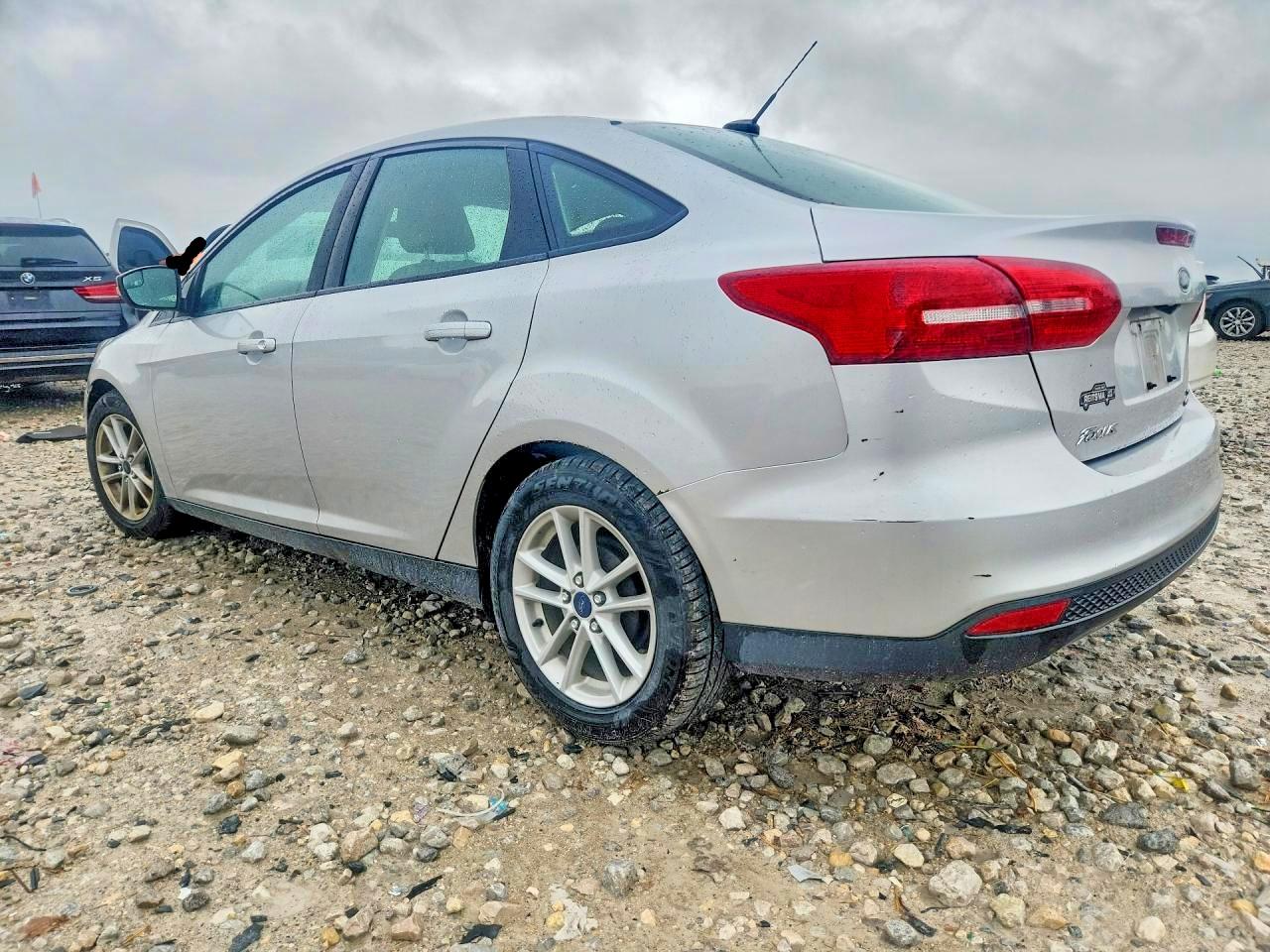 2015 Ford Focus Se White vin: 1FADP3F20FL336784