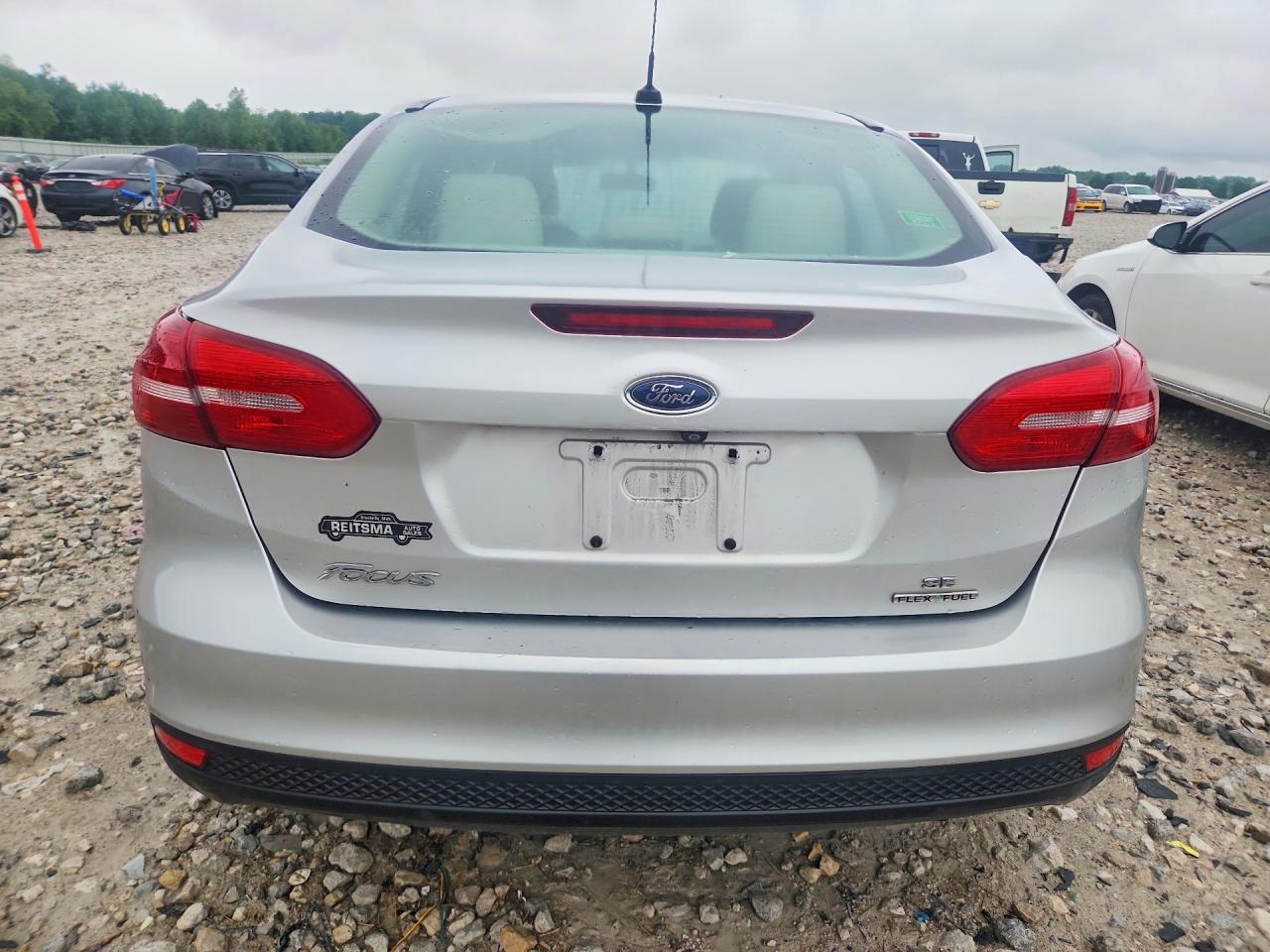 2015 Ford Focus Se White vin: 1FADP3F20FL336784