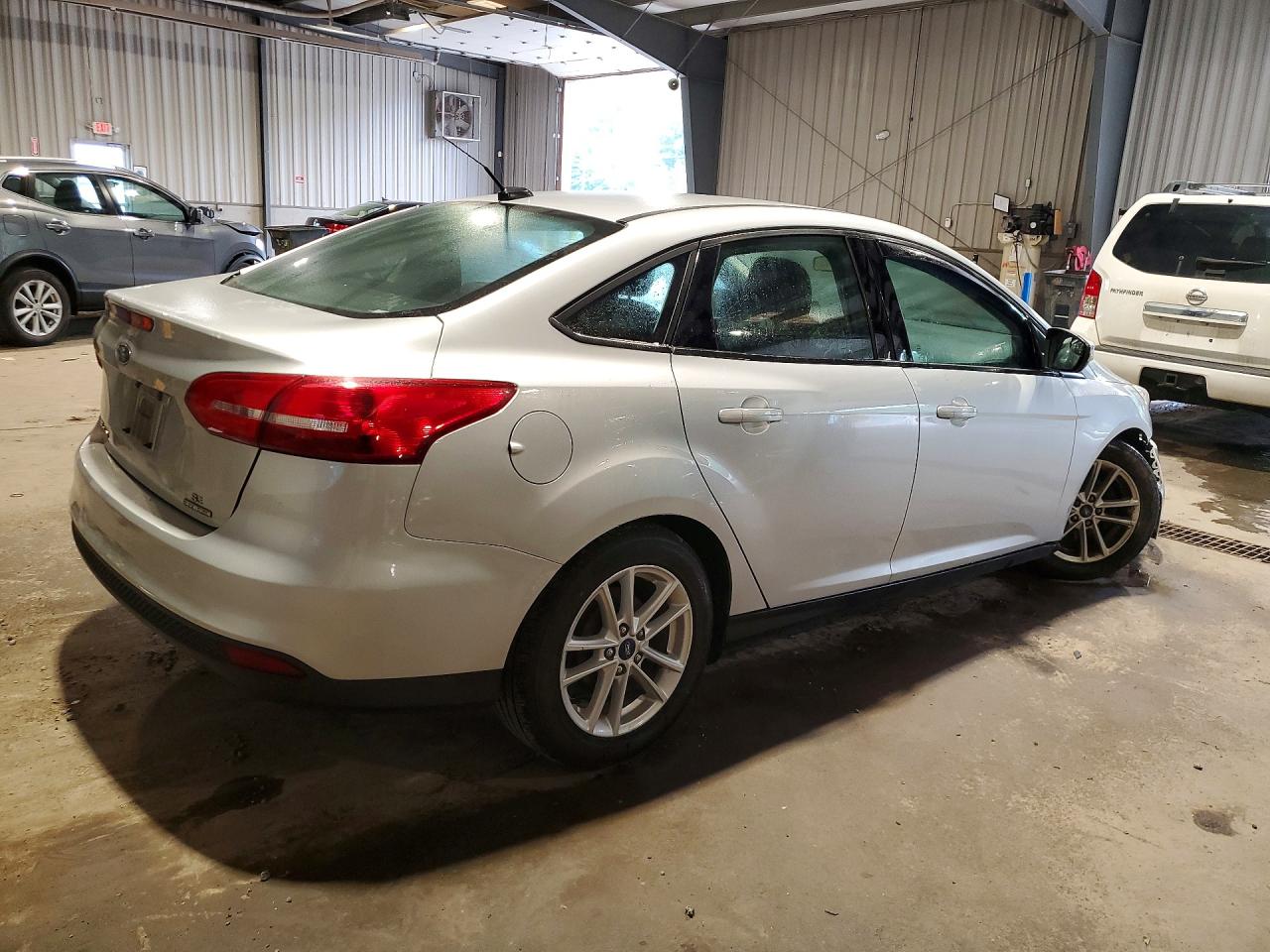 2015 Ford Focus Se Silver vin: 1FADP3F20FL339300