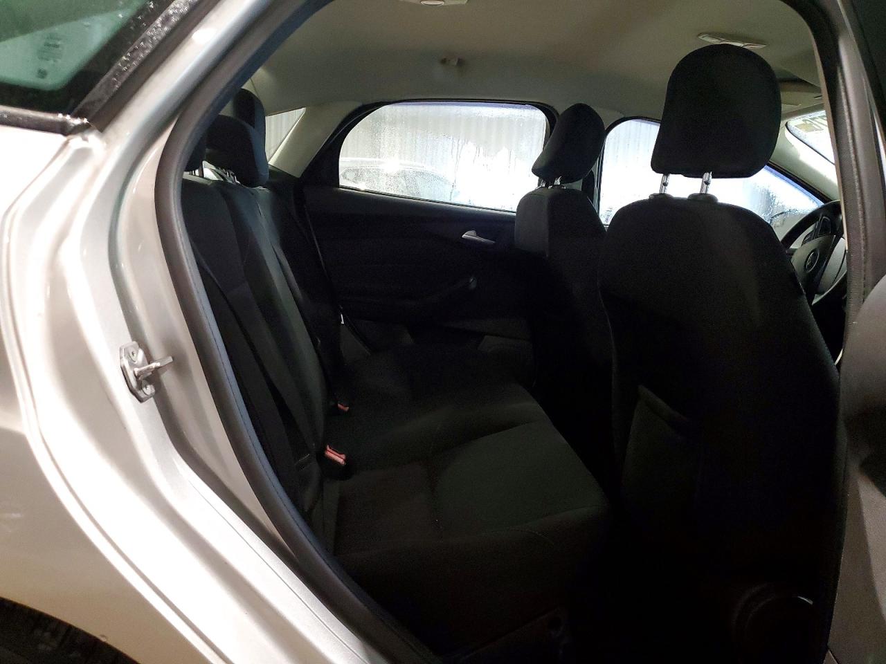 2015 Ford Focus Se Silver vin: 1FADP3F20FL339300