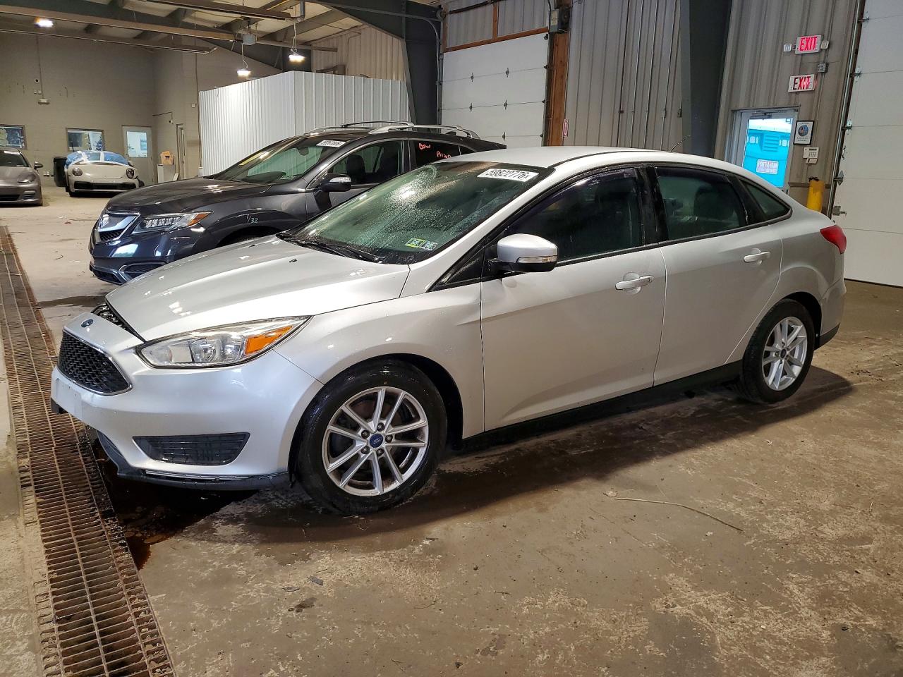 2015 Ford Focus Se Silver vin: 1FADP3F20FL339300