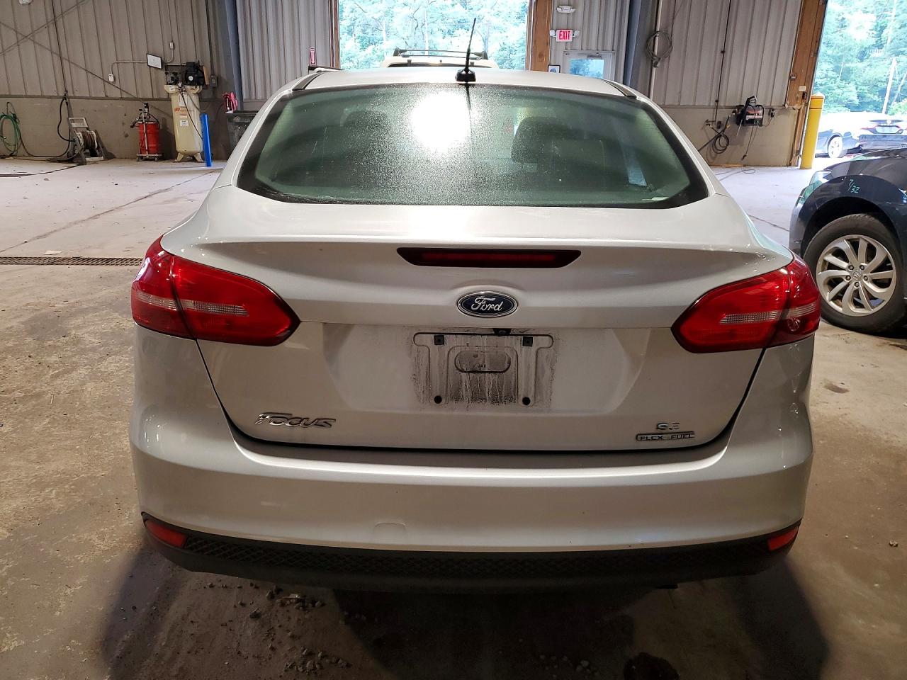 2015 Ford Focus Se Silver vin: 1FADP3F20FL339300