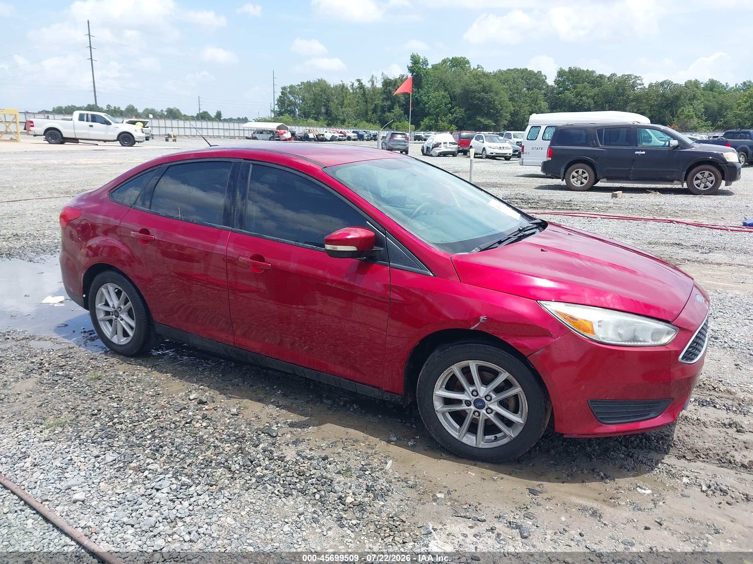 2015 Ford Focus Se Red vin: 1FADP3F20FL339913