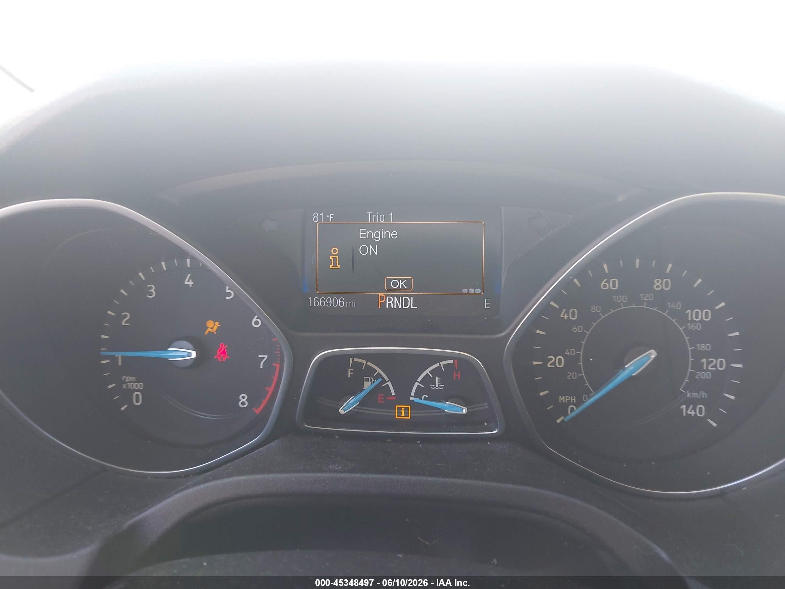 2015 Ford Focus Se Серебряный vin: 1FADP3F20FL344027
