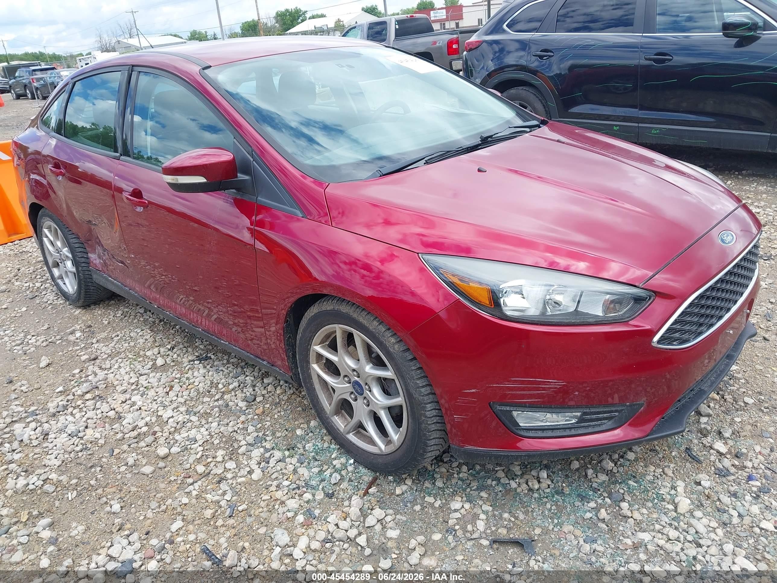 2015 Ford Focus Se Красный vin: 1FADP3F20FL346330