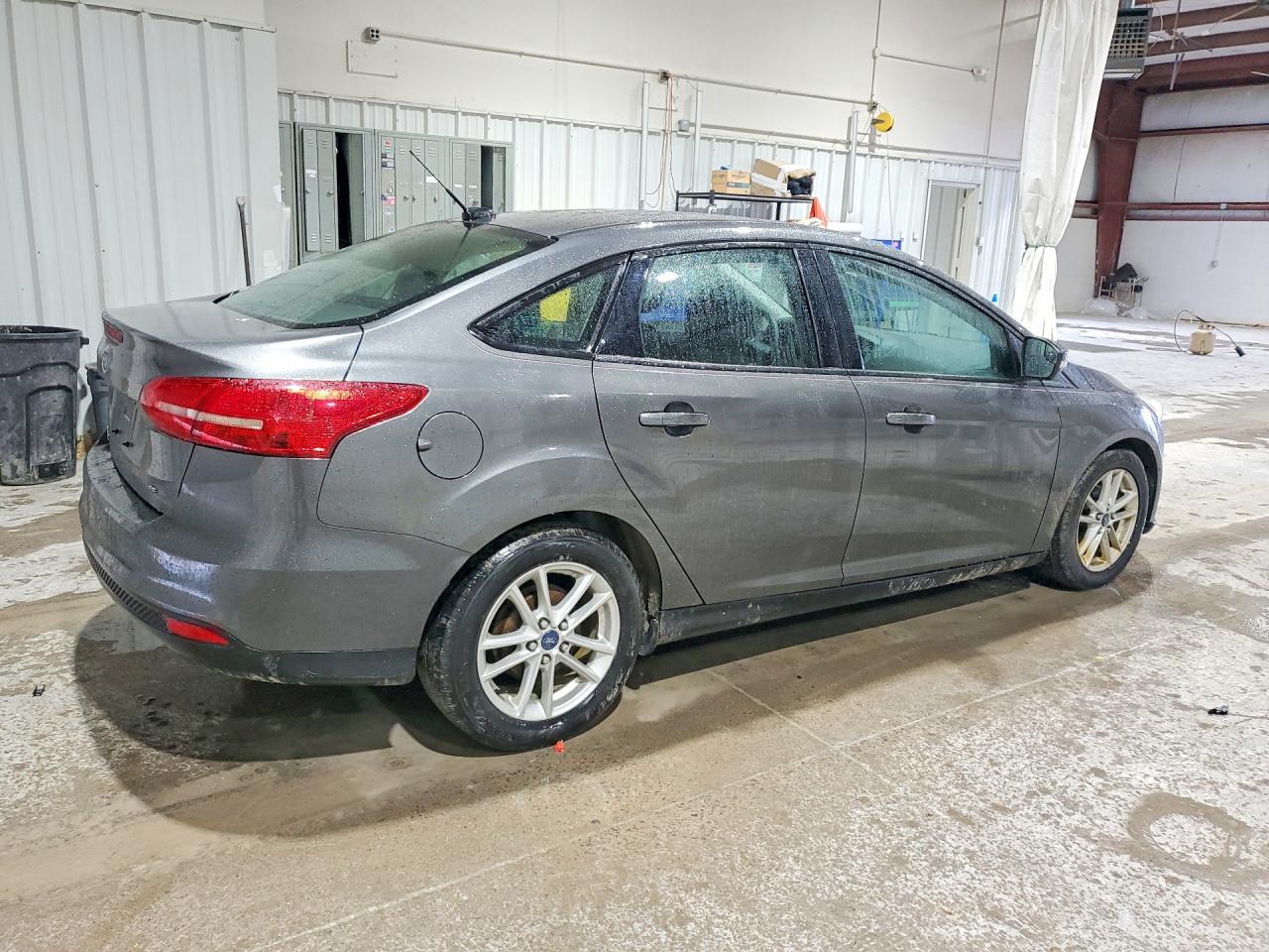 2015 Ford Focus Se Gray vin: 1FADP3F20FL362222