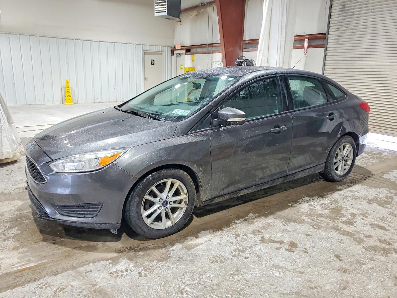 2015 Ford Focus Se Gray vin: 1FADP3F20FL362222
