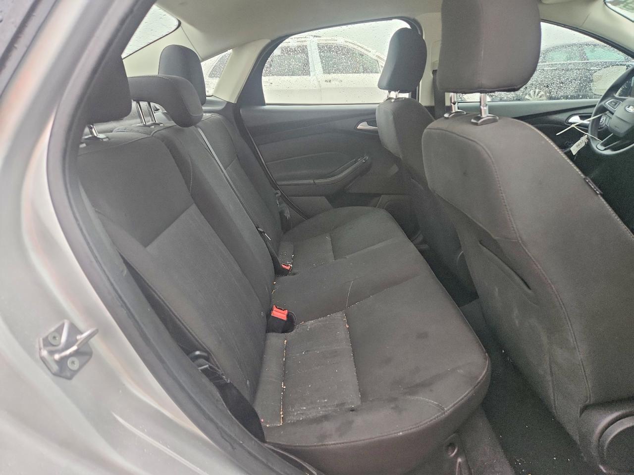 2015 Ford Focus Se Silver vin: 1FADP3F20FL370241