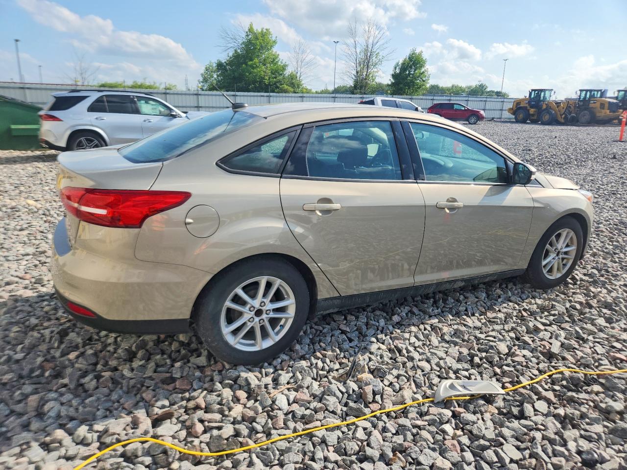 2015 Ford Focus Se Gray vin: 1FADP3F20FL373253