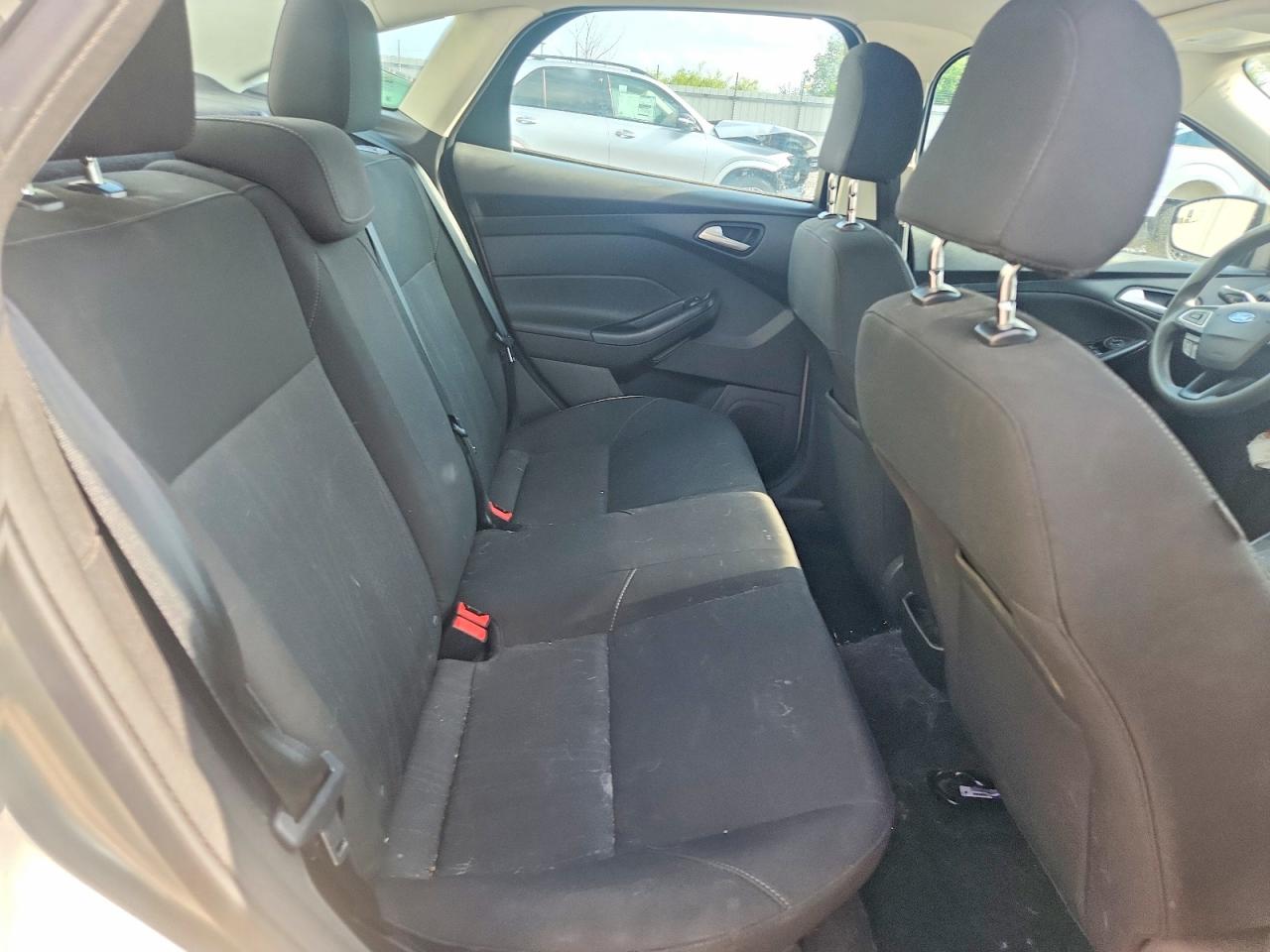 2015 Ford Focus Se Gray vin: 1FADP3F20FL373253